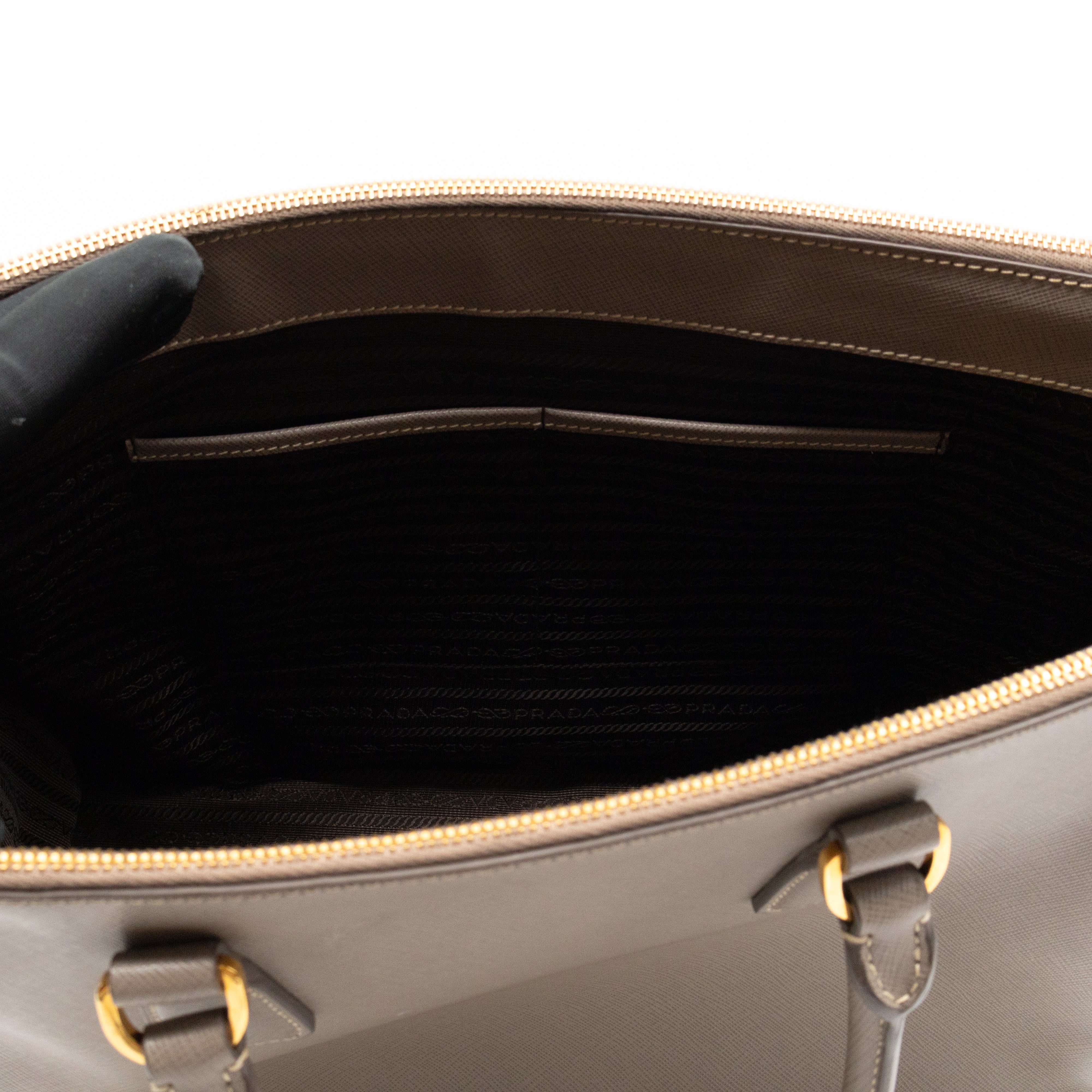 Galleria Large Double Zip Argilla Grey Saffiano Leather