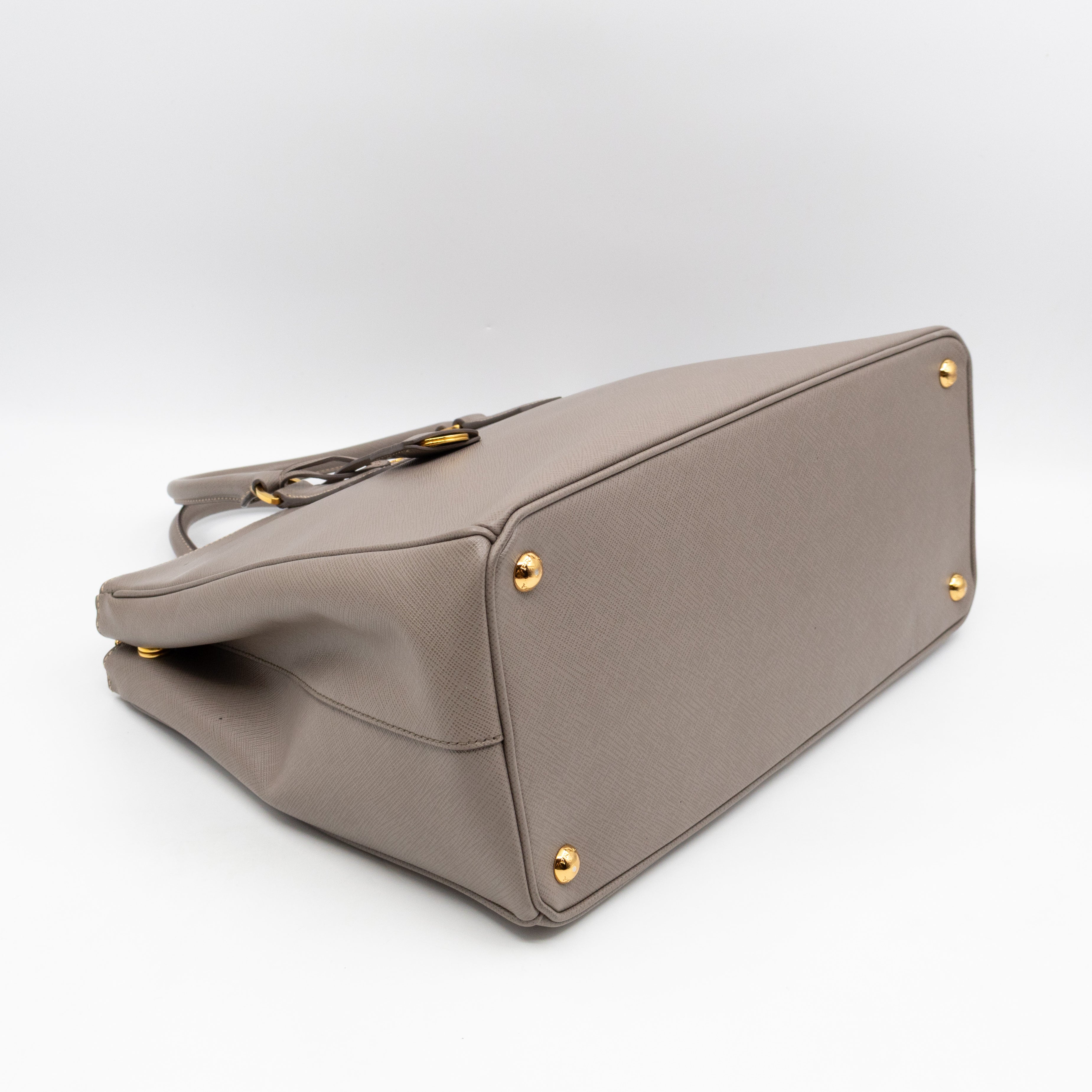 Galleria Large Double Zip Argilla Grey Saffiano Leather