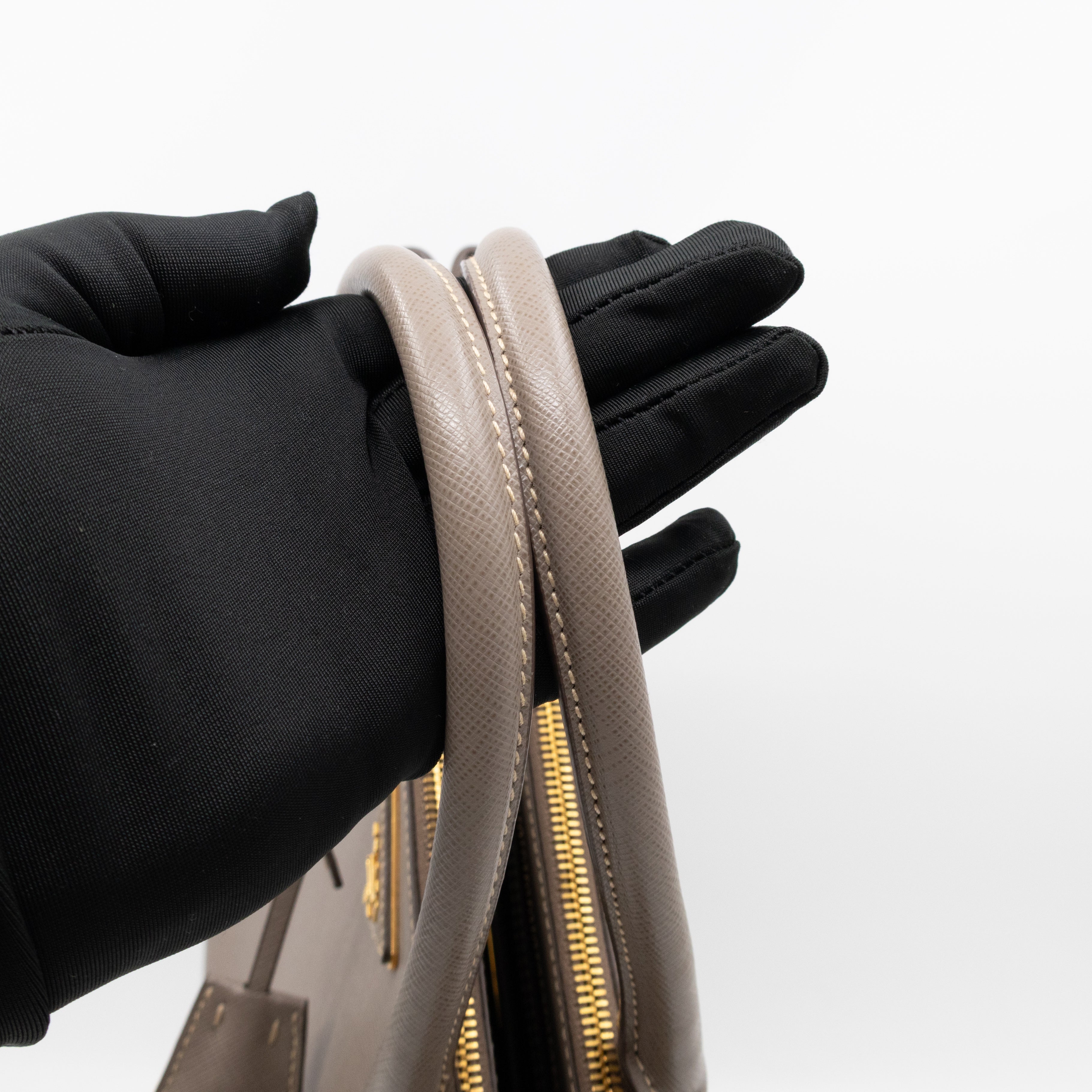 Galleria Large Double Zip Argilla Grey Saffiano Leather