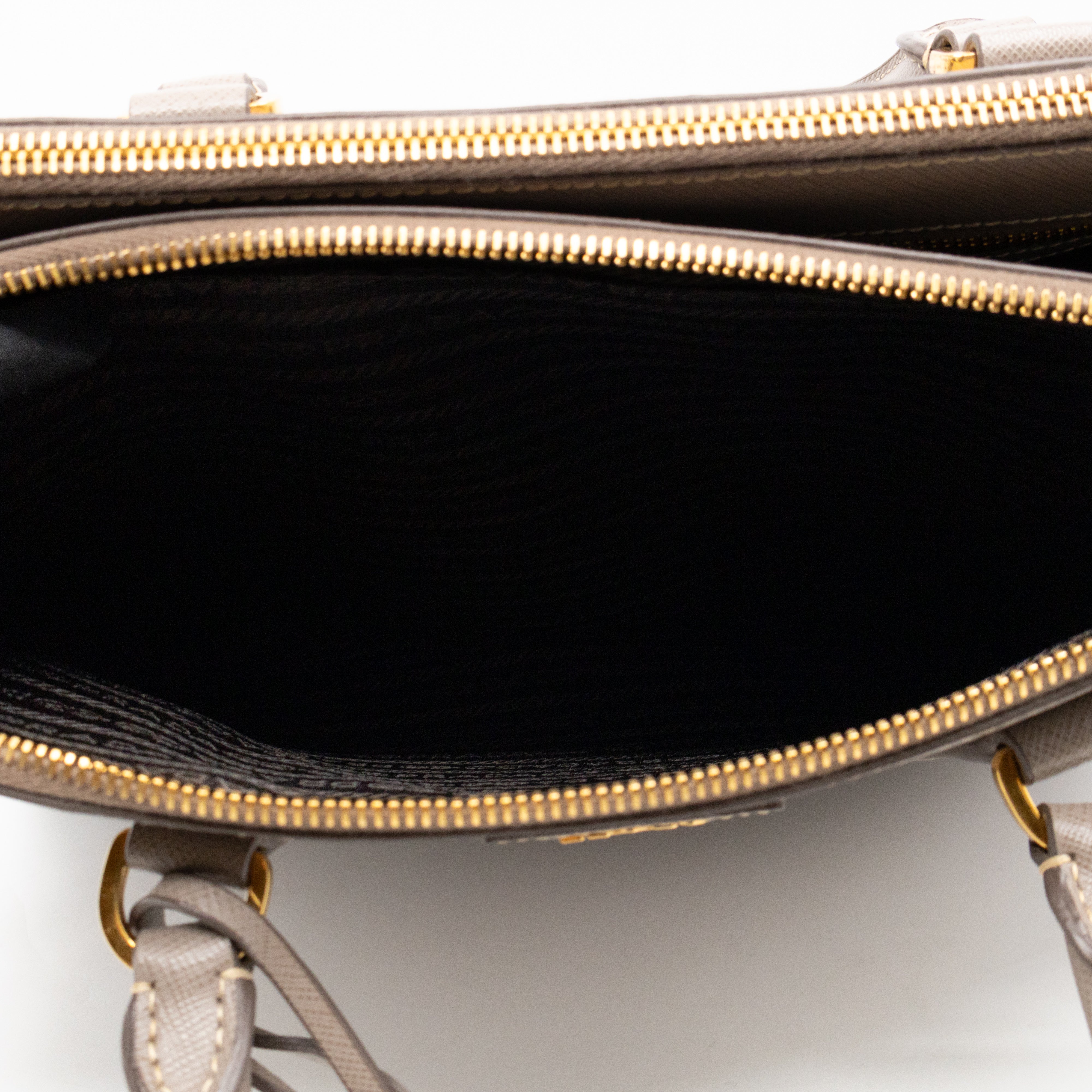 Galleria Large Double Zip Argilla Grey Saffiano Leather