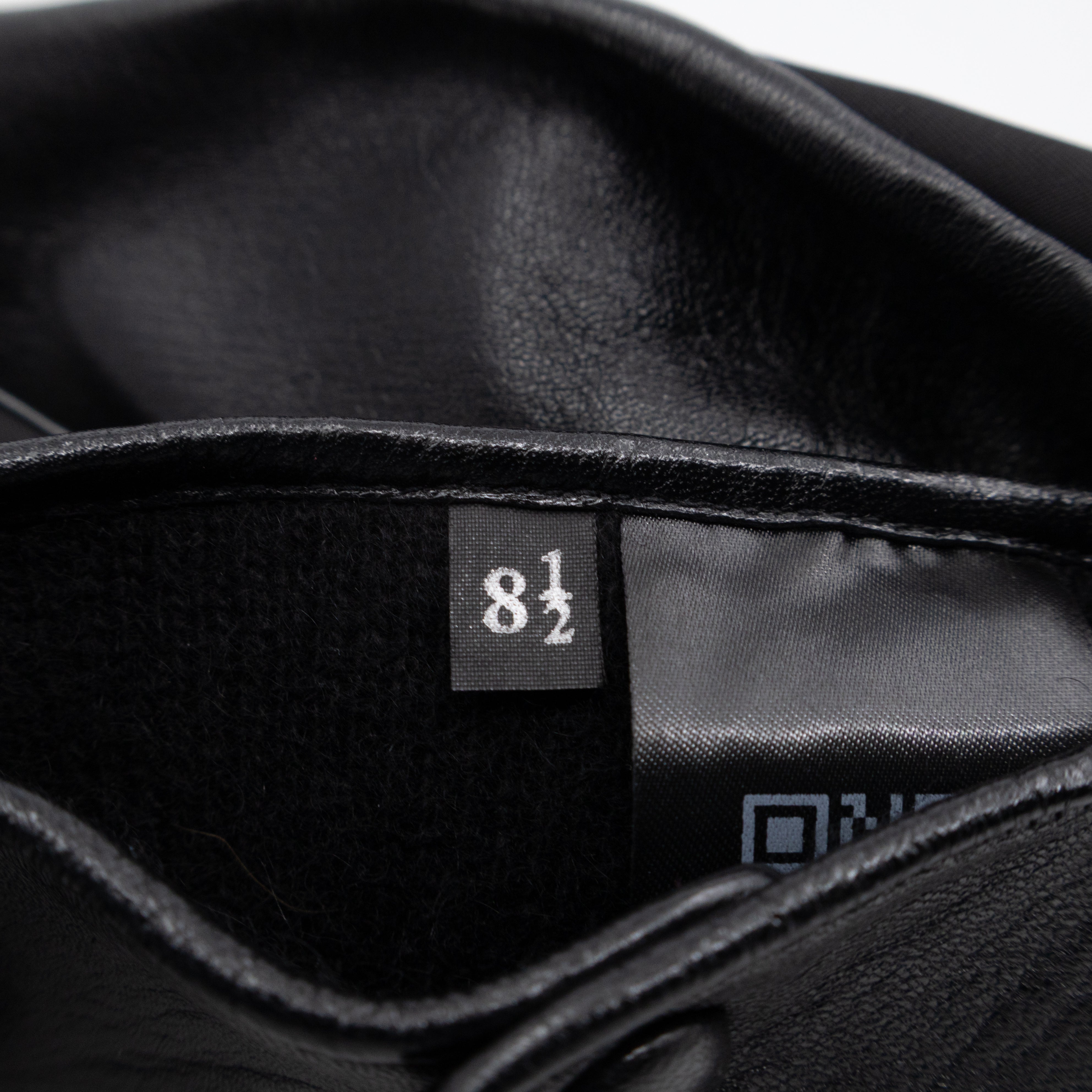 Triangle Pouch Gloves Black Re-nylon & Leather