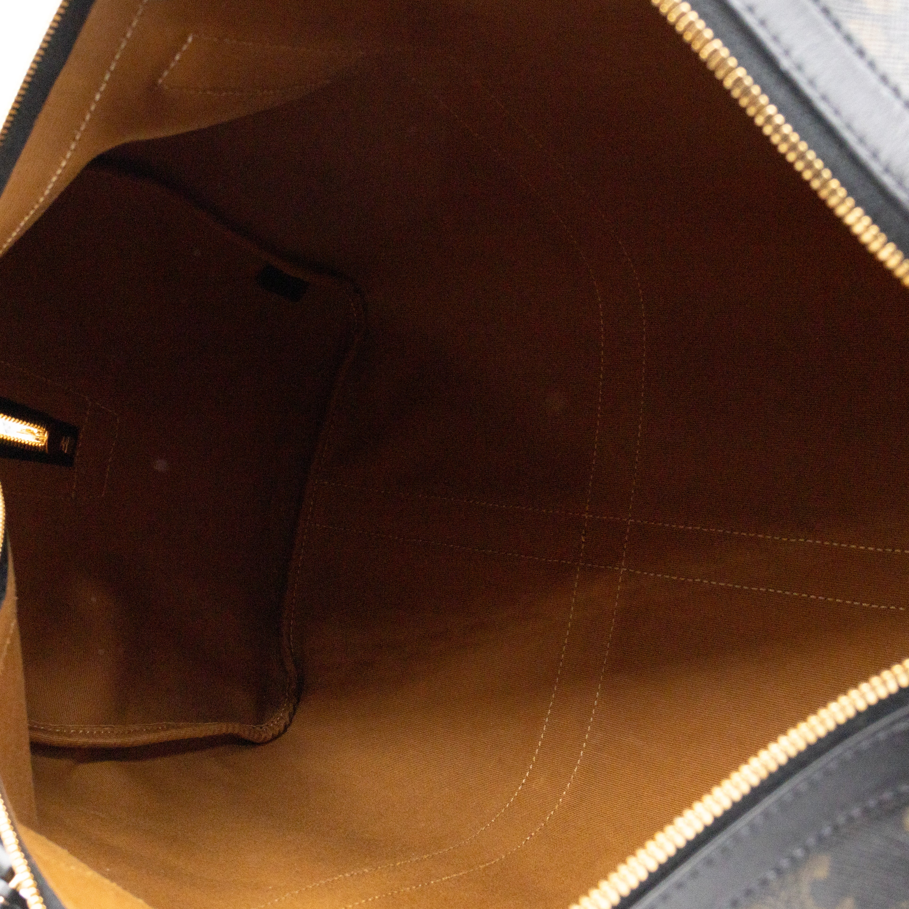 Medium Travel Bag Triomphe Canvas