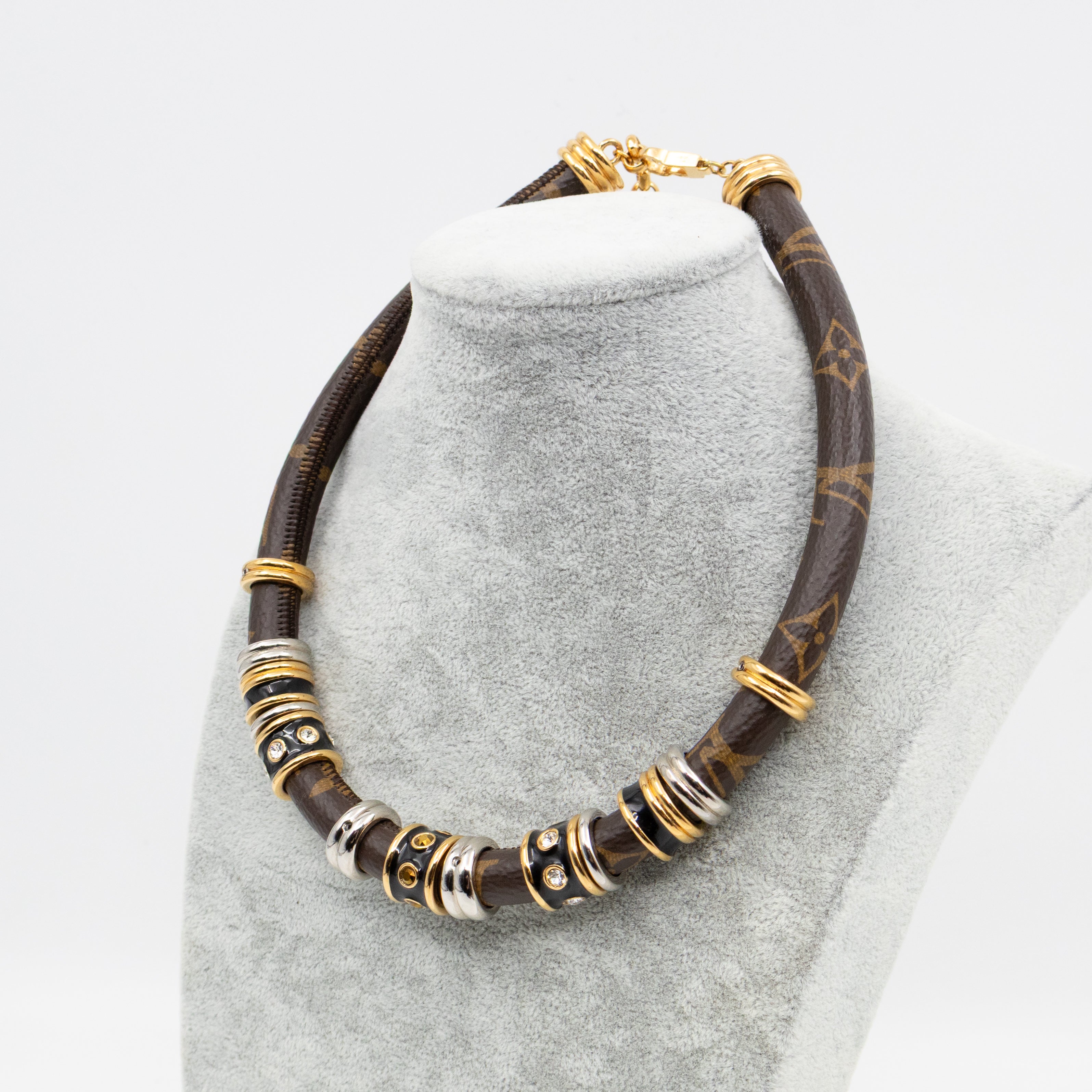 Wild LV Strass Necklace Monogram