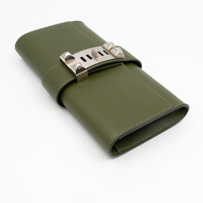 Medor 23 Clutch Green Leather