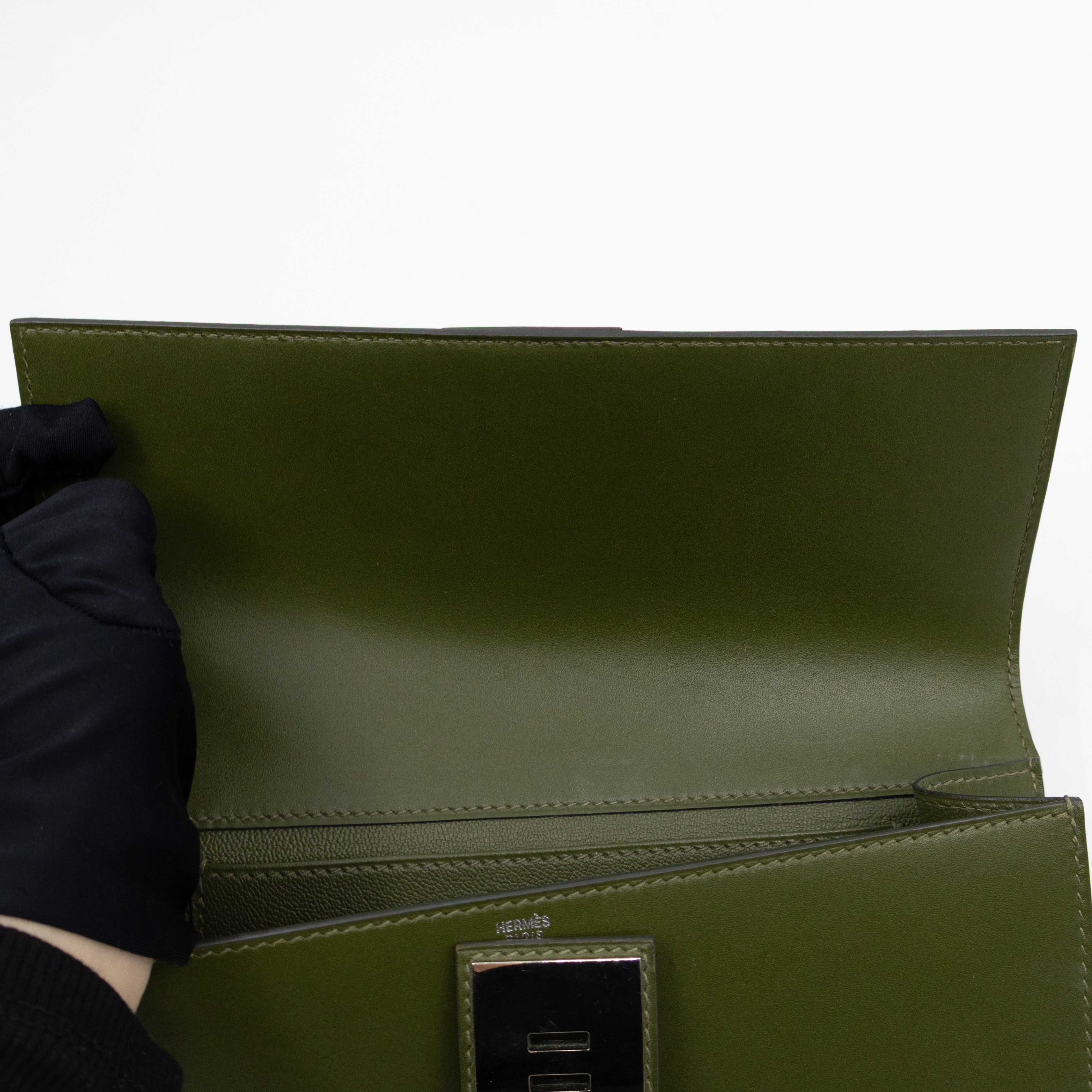 Medor 23 Clutch Green Leather