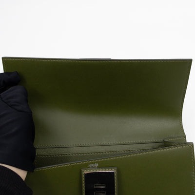 Medor 23 Clutch Green Leather