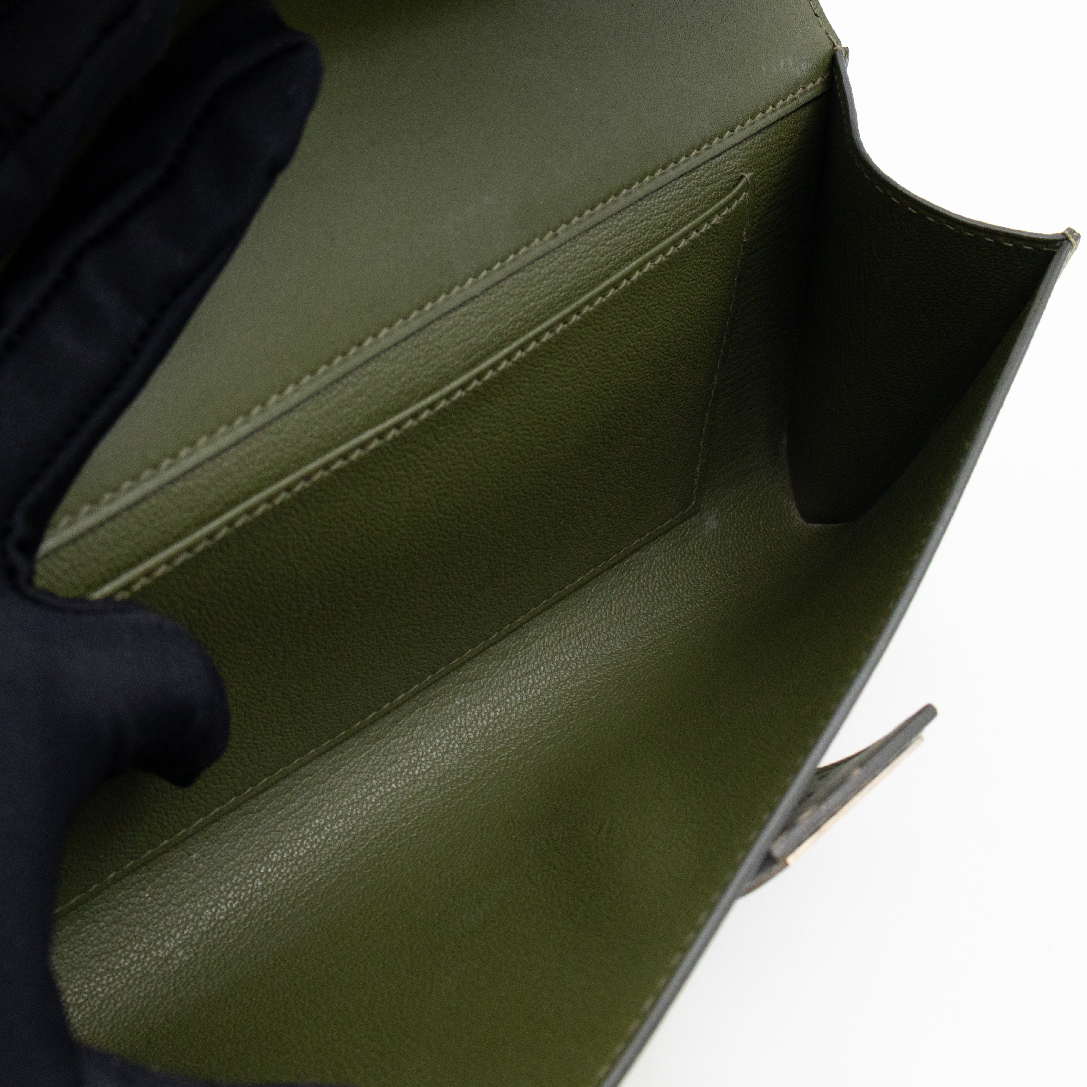 Medor 23 Clutch Green Leather