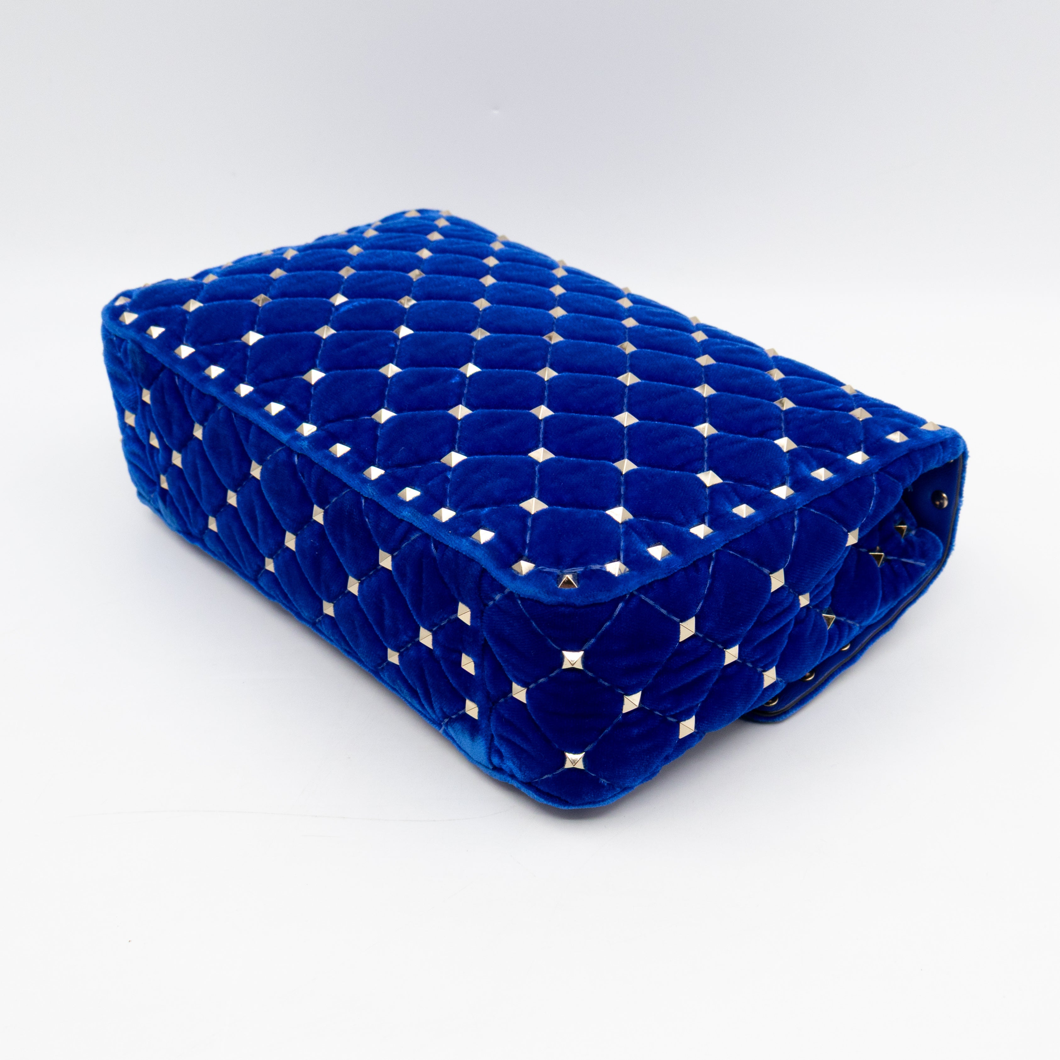 Rockstud Spike Medium Shoulder Bag Blue Velvet