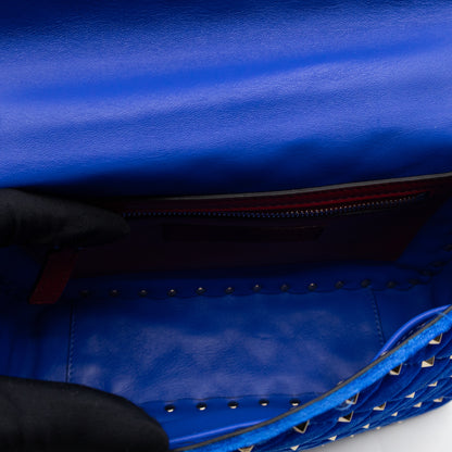 Rockstud Spike Medium Shoulder Bag Blue Velvet