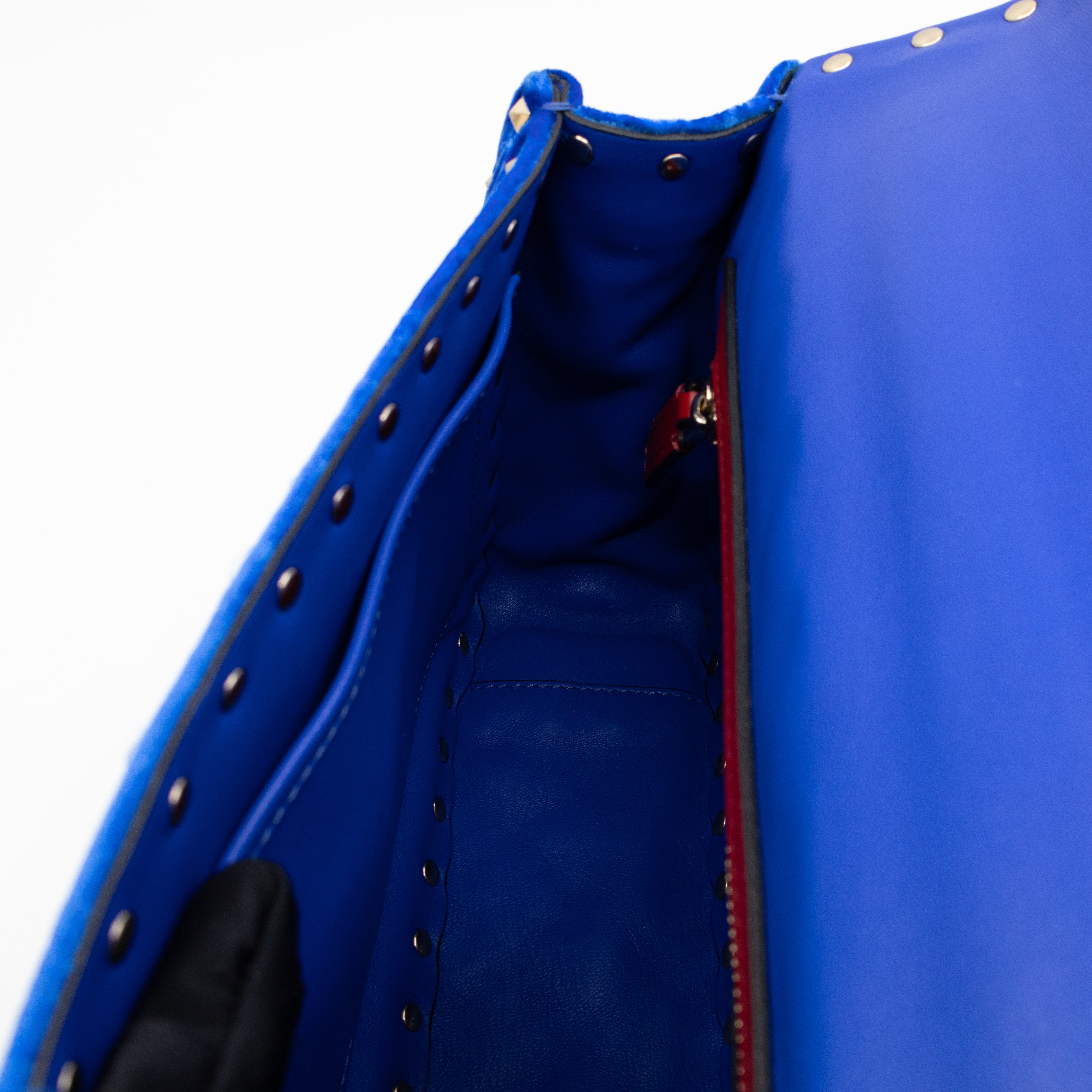 Rockstud Spike Medium Shoulder Bag Blue Velvet