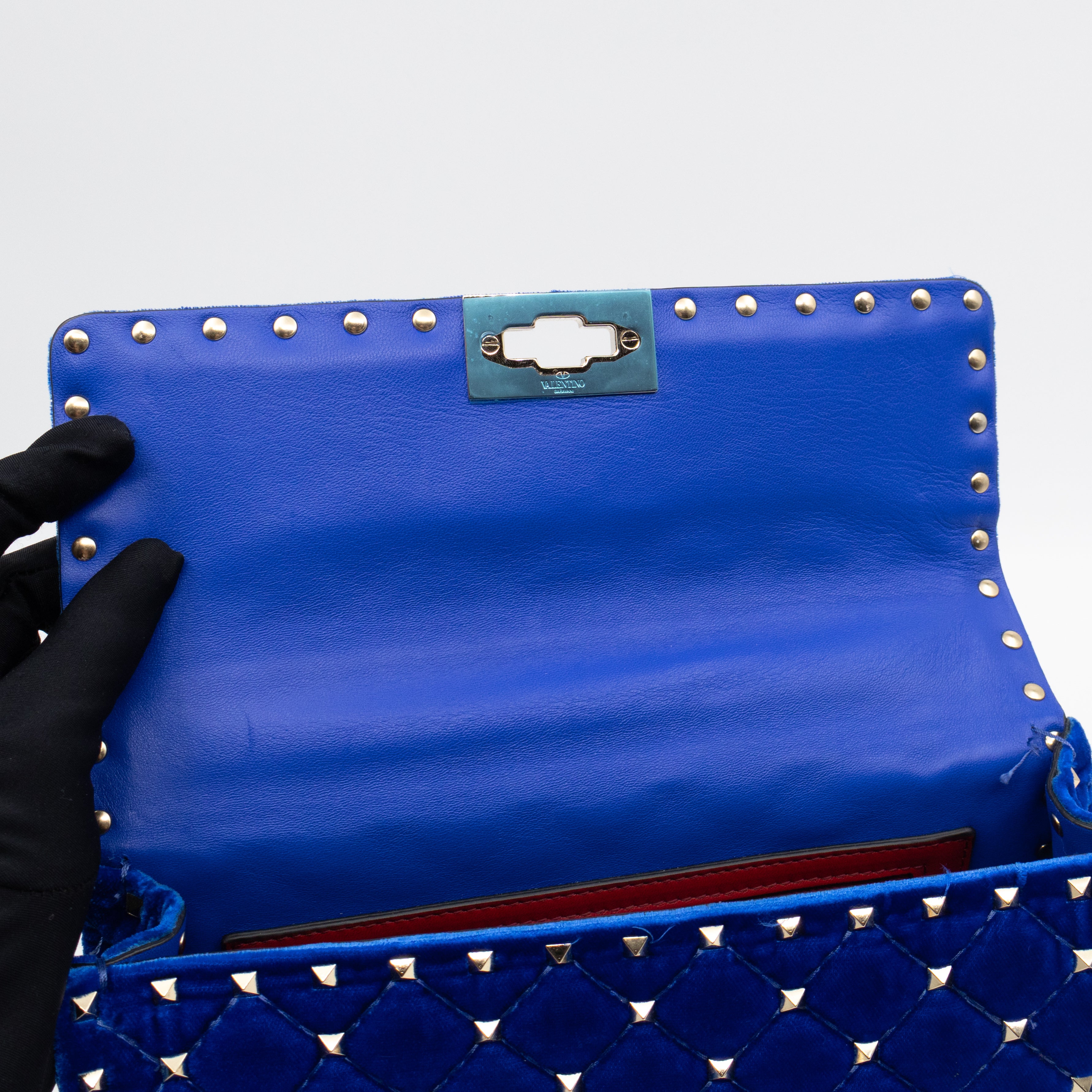 Rockstud Spike Medium Shoulder Bag Blue Velvet