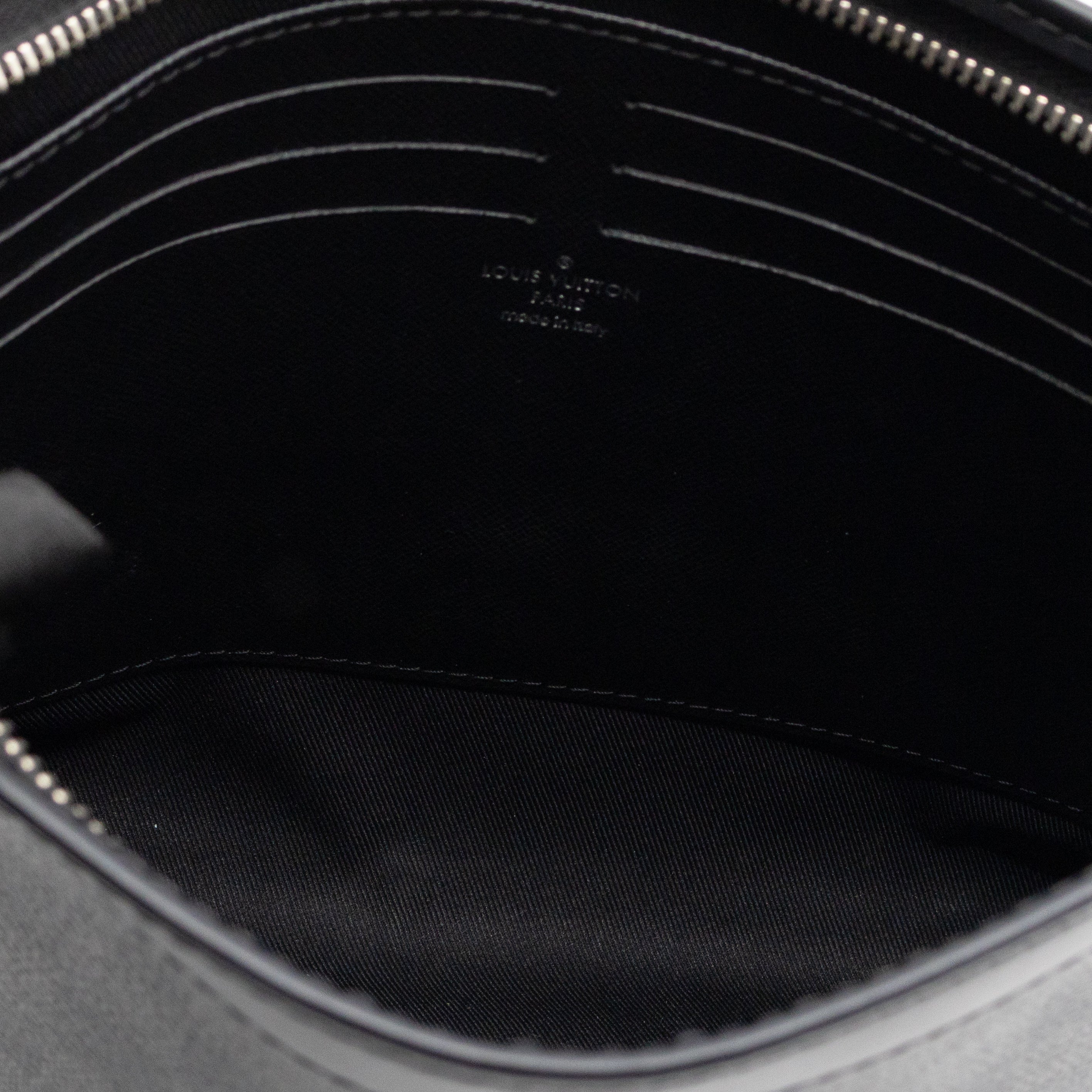 Pochette Voyage MM Damier Graphite