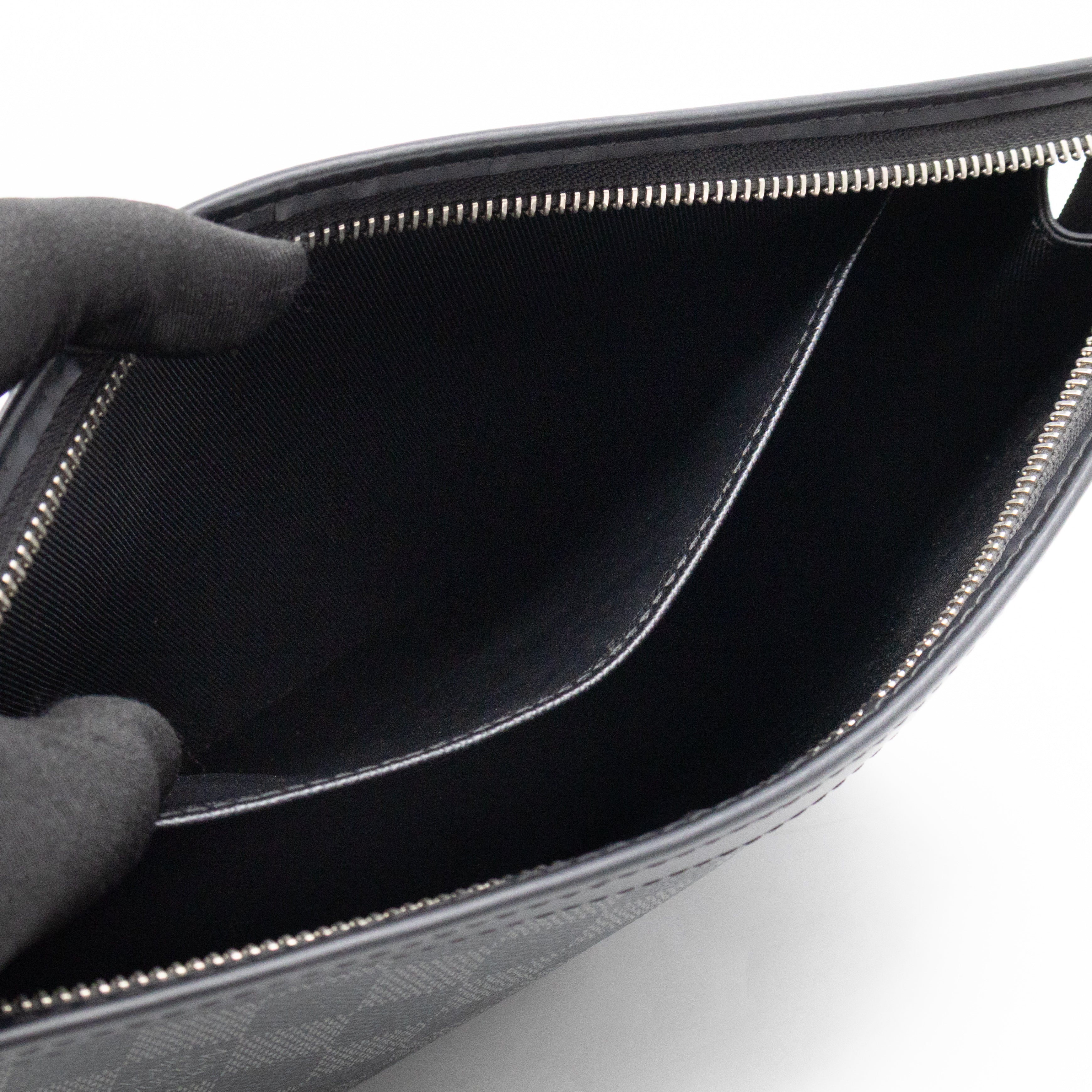 Pochette Voyage MM Damier Graphite