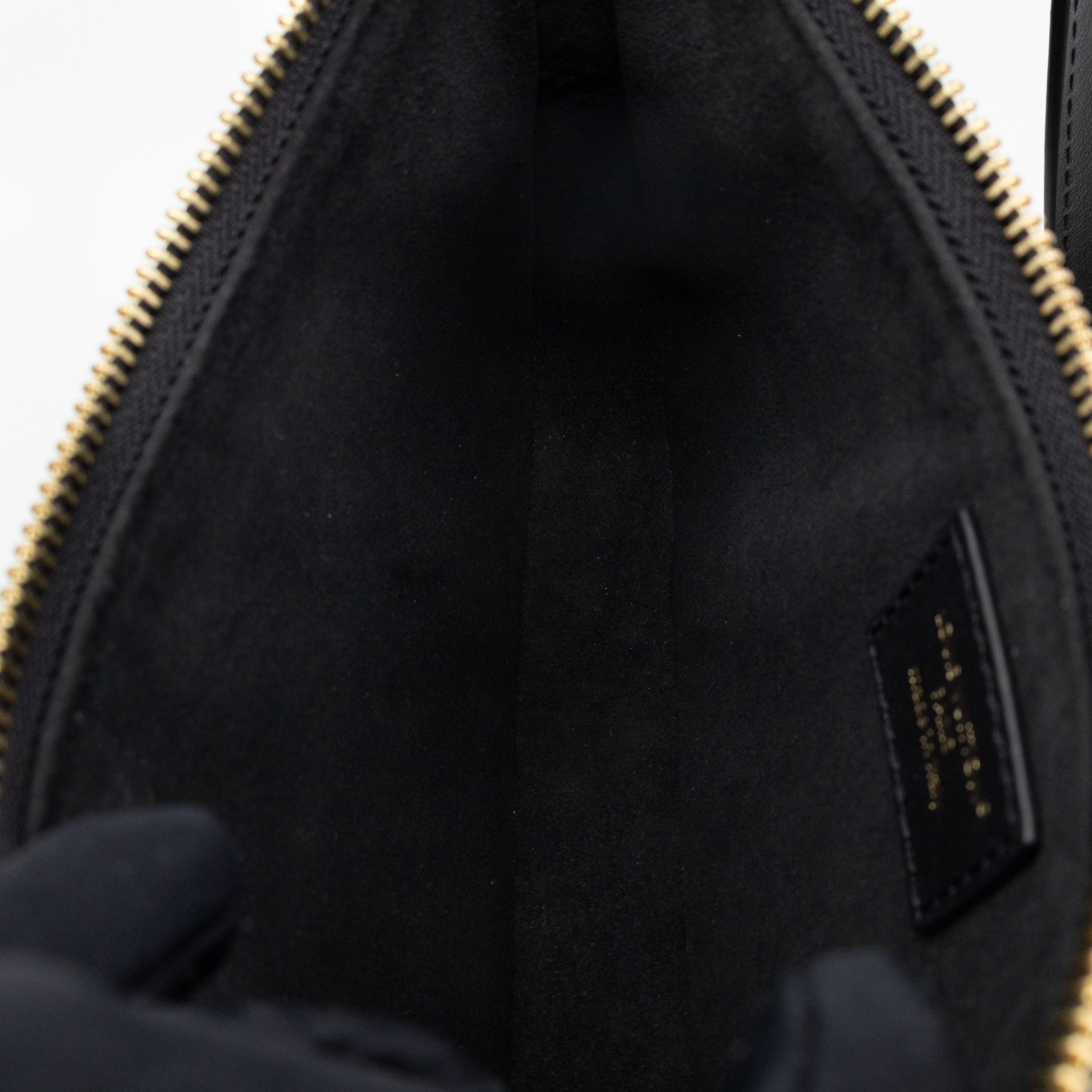 Pochette LV Bloom Black Leather