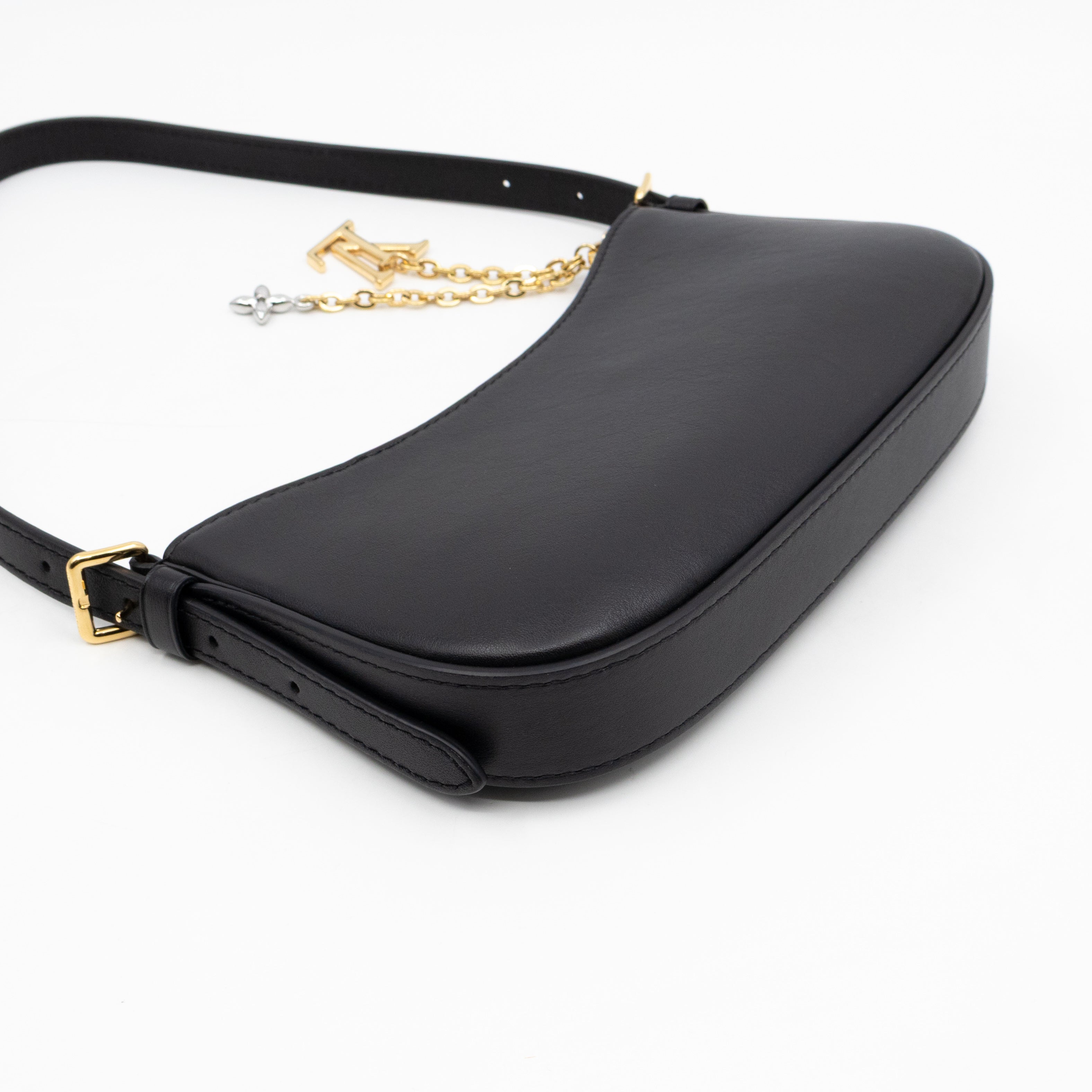 Pochette LV Bloom Black Leather