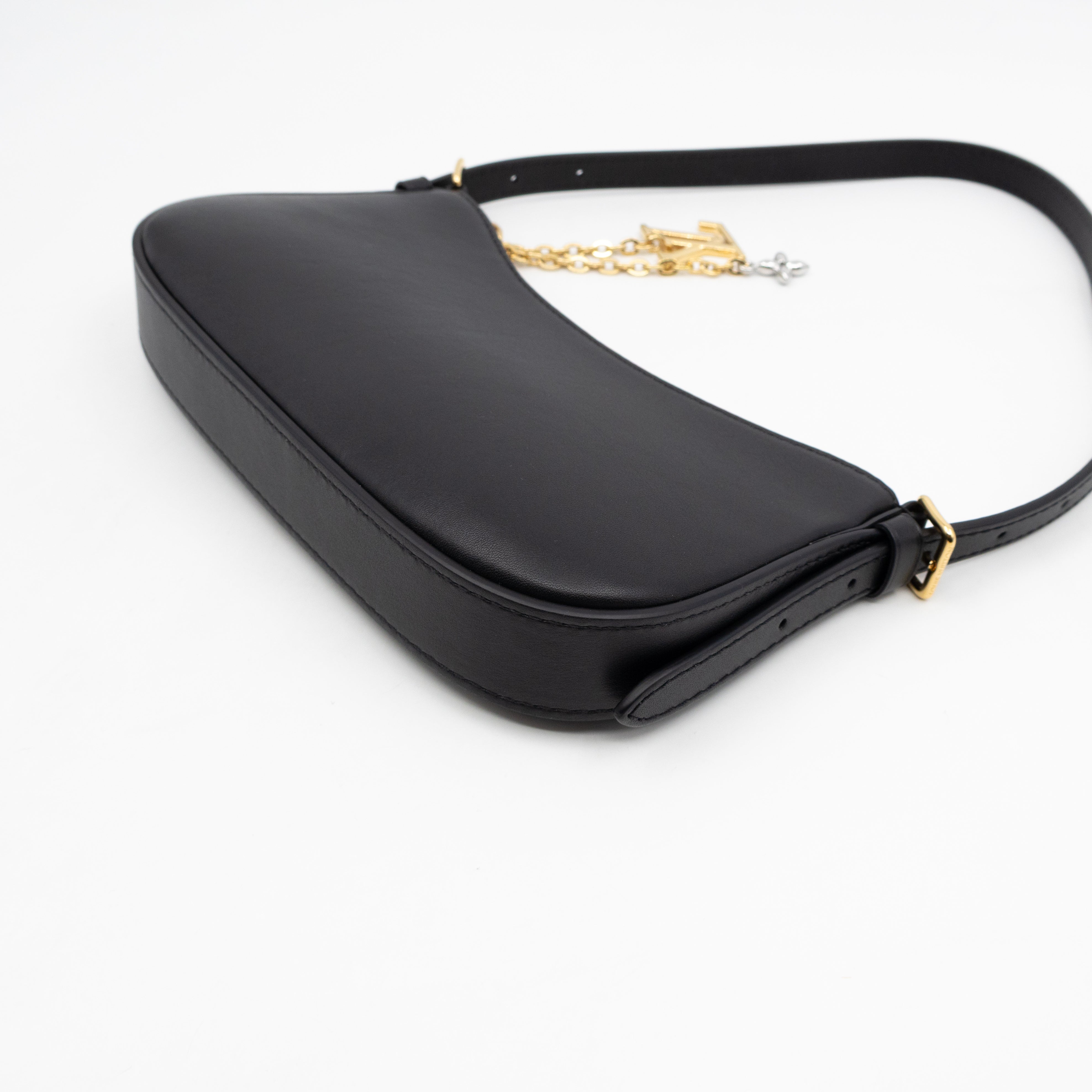Pochette LV Bloom Black Leather