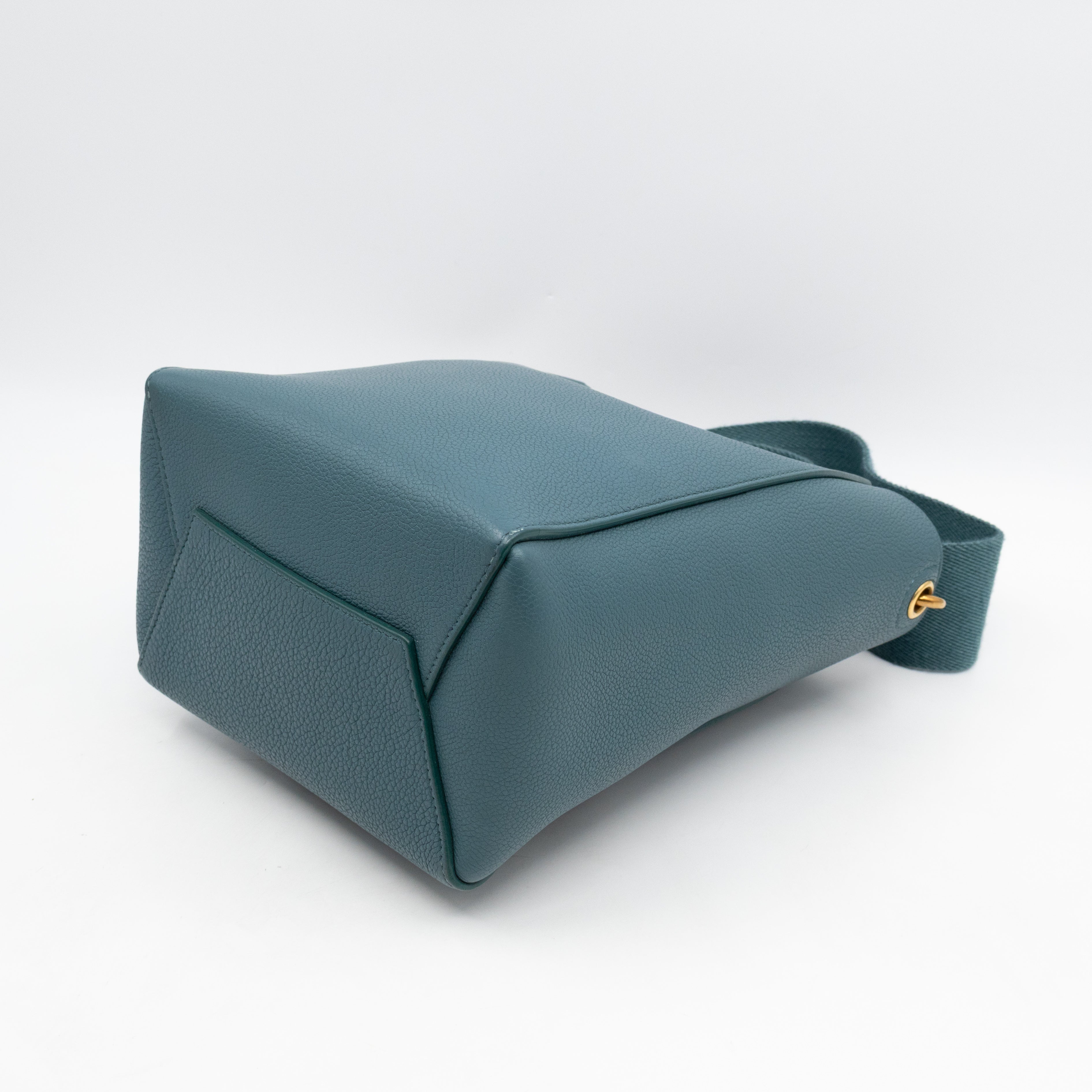 Sangle Seau Small Bucket Bag Turquoise Calfskin Leather