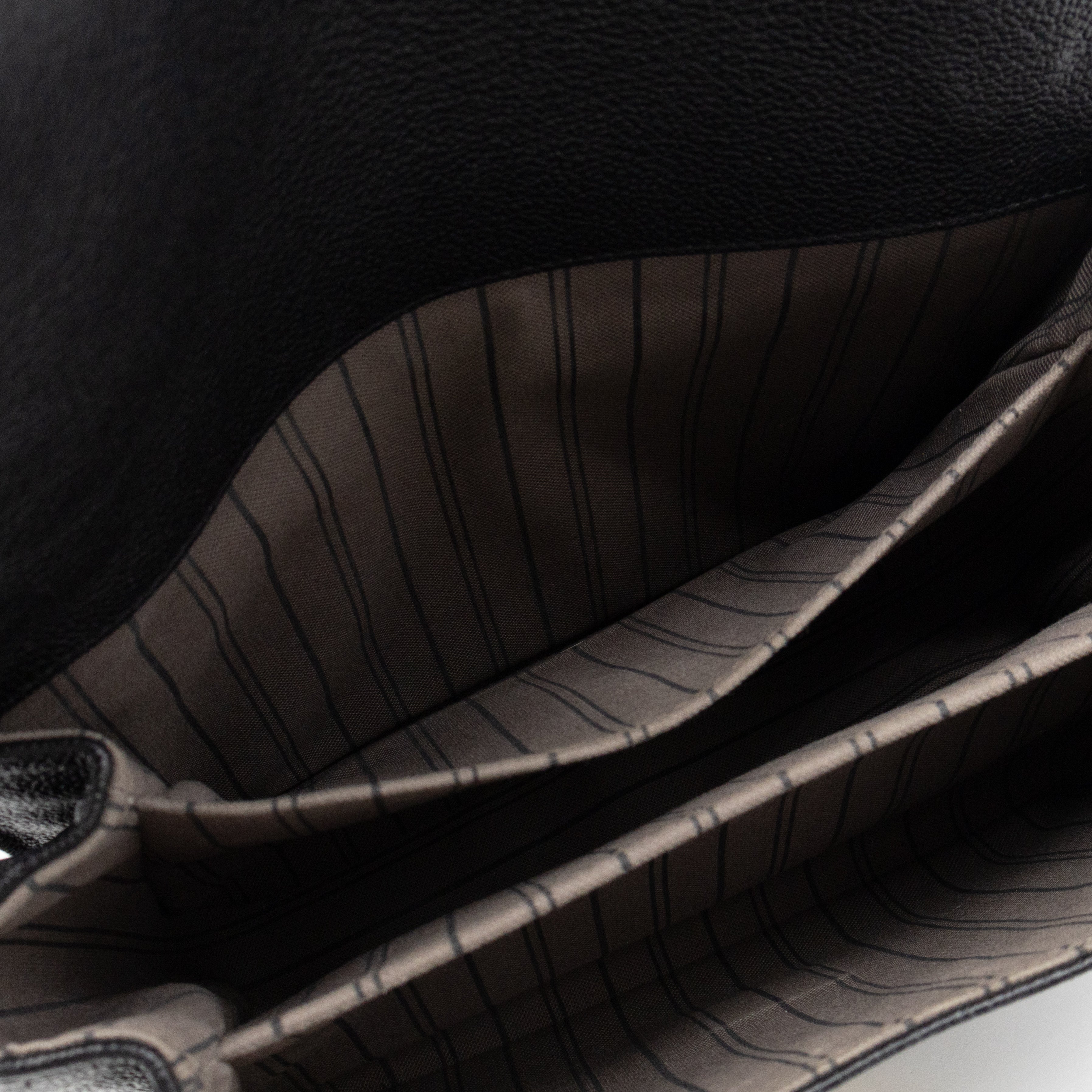 Pochette Metis Black Monogram Empreinte Leather