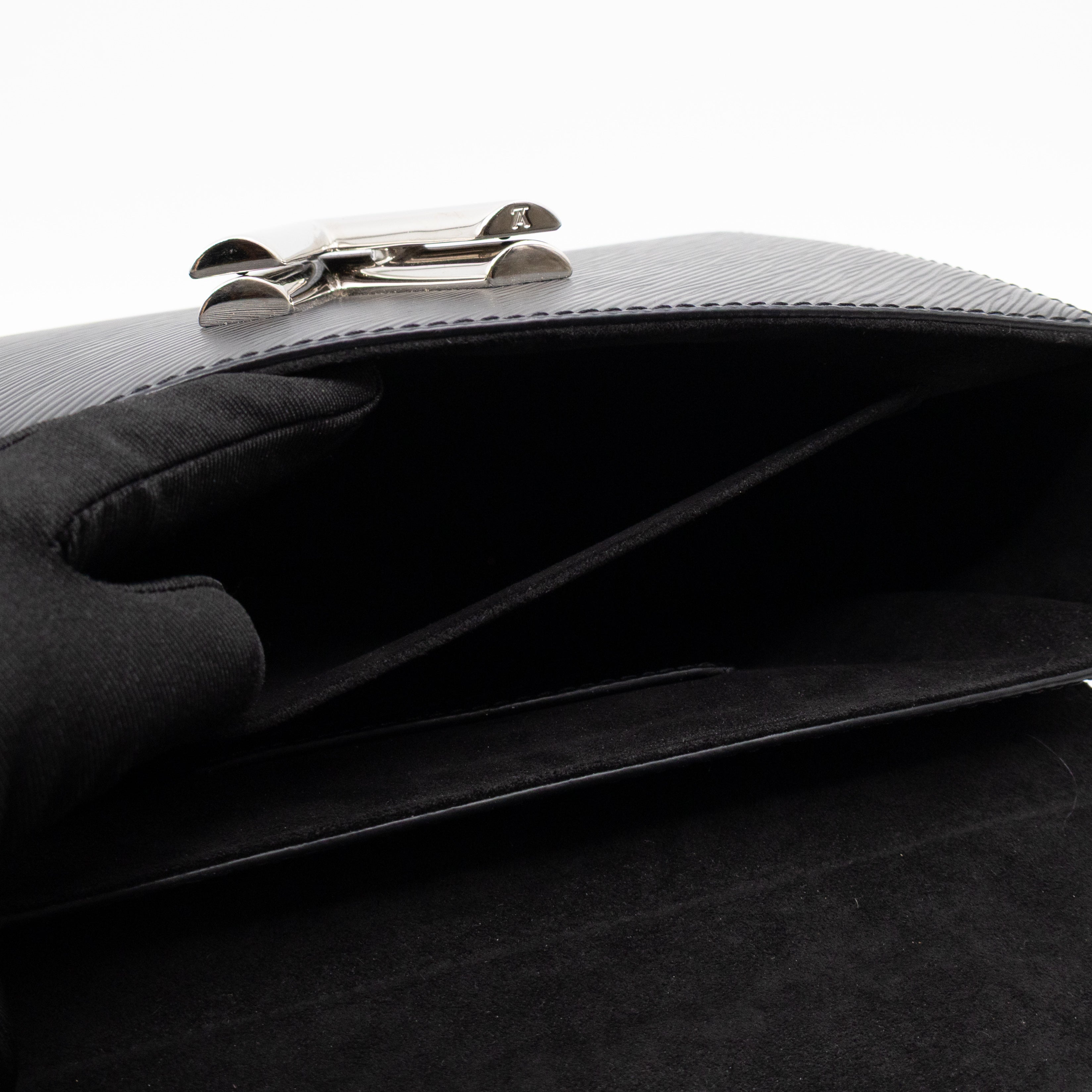 Twist MM Black Epi Leather Silver
