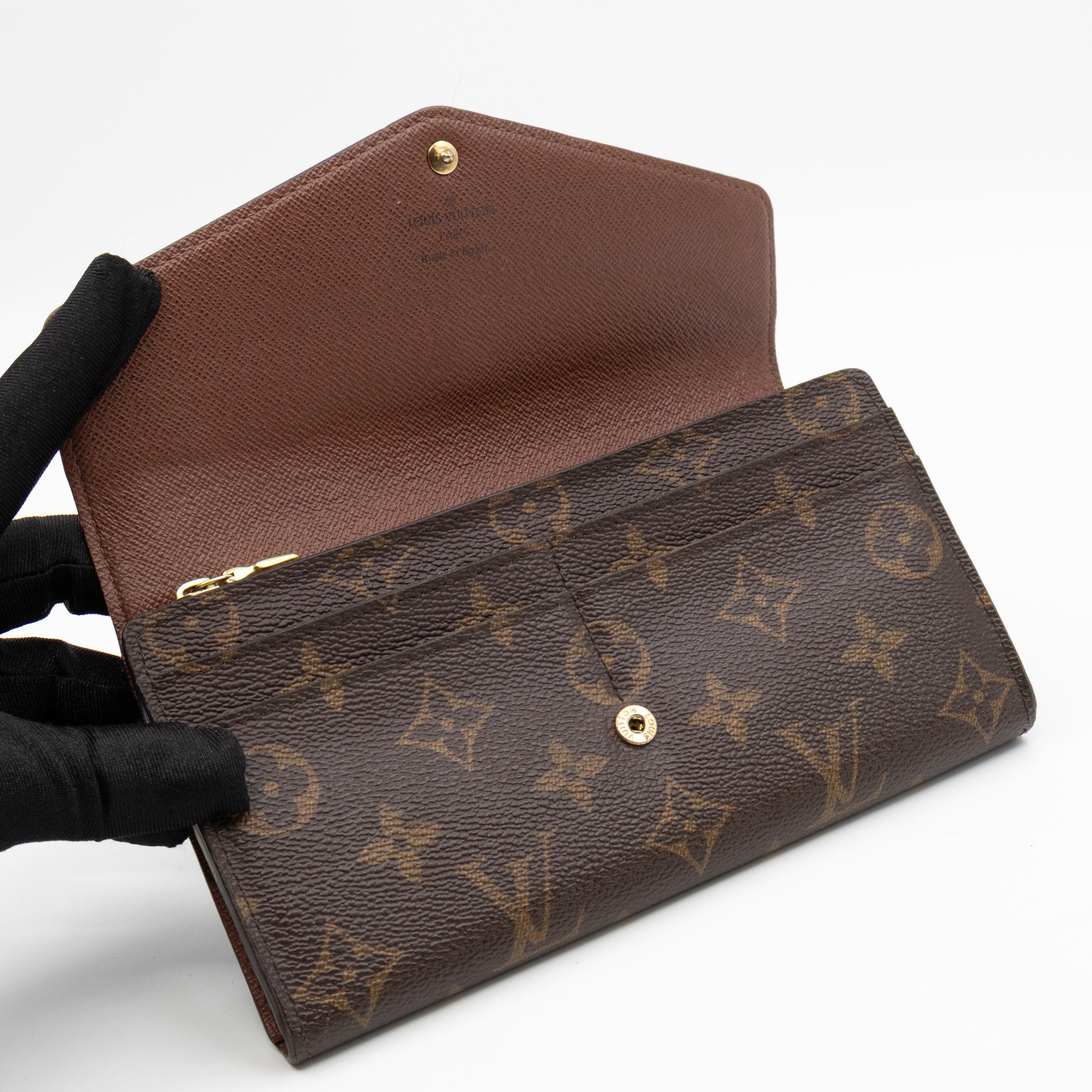 Sarah Wallet Monogram