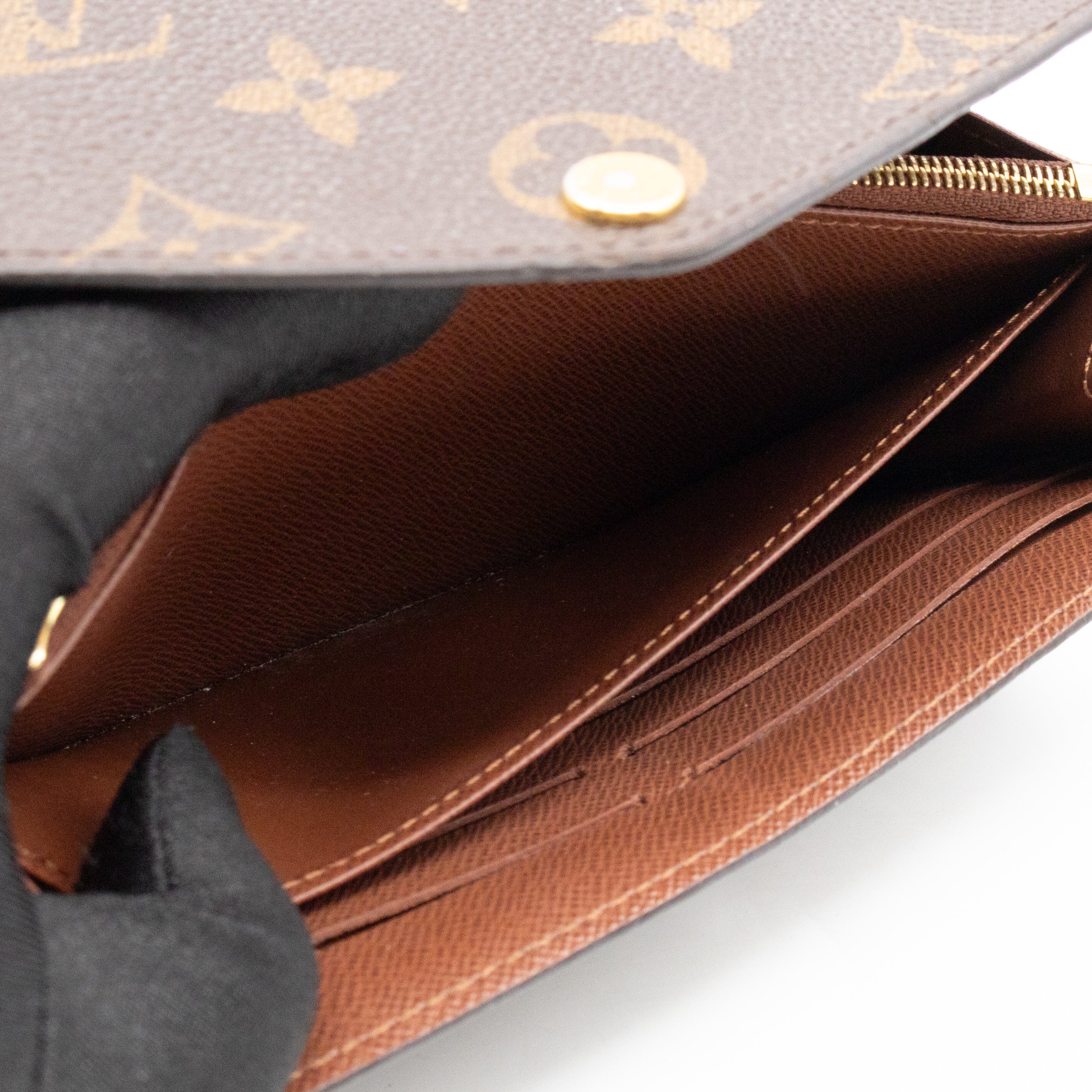 Sarah Wallet Monogram