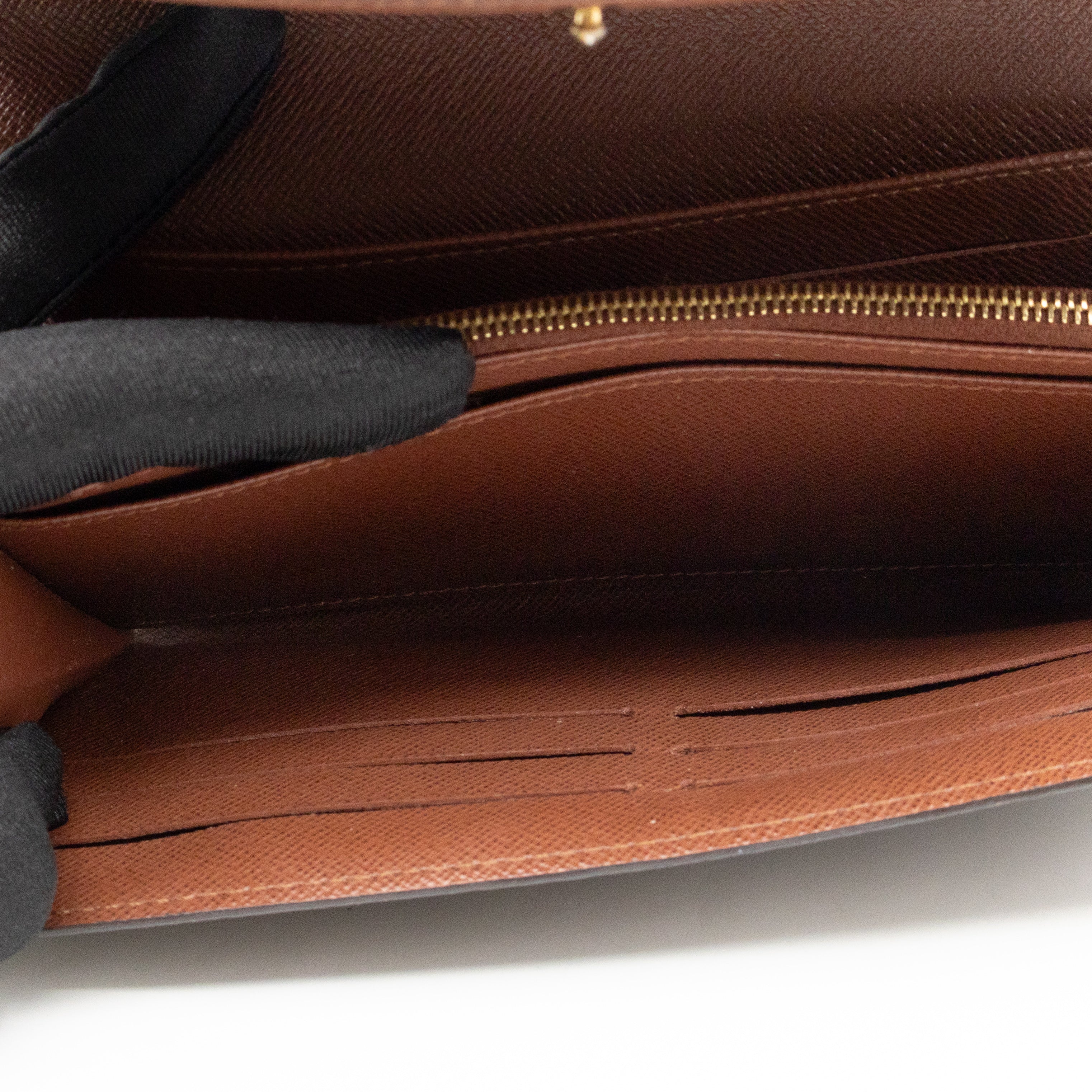 Sarah Wallet Monogram