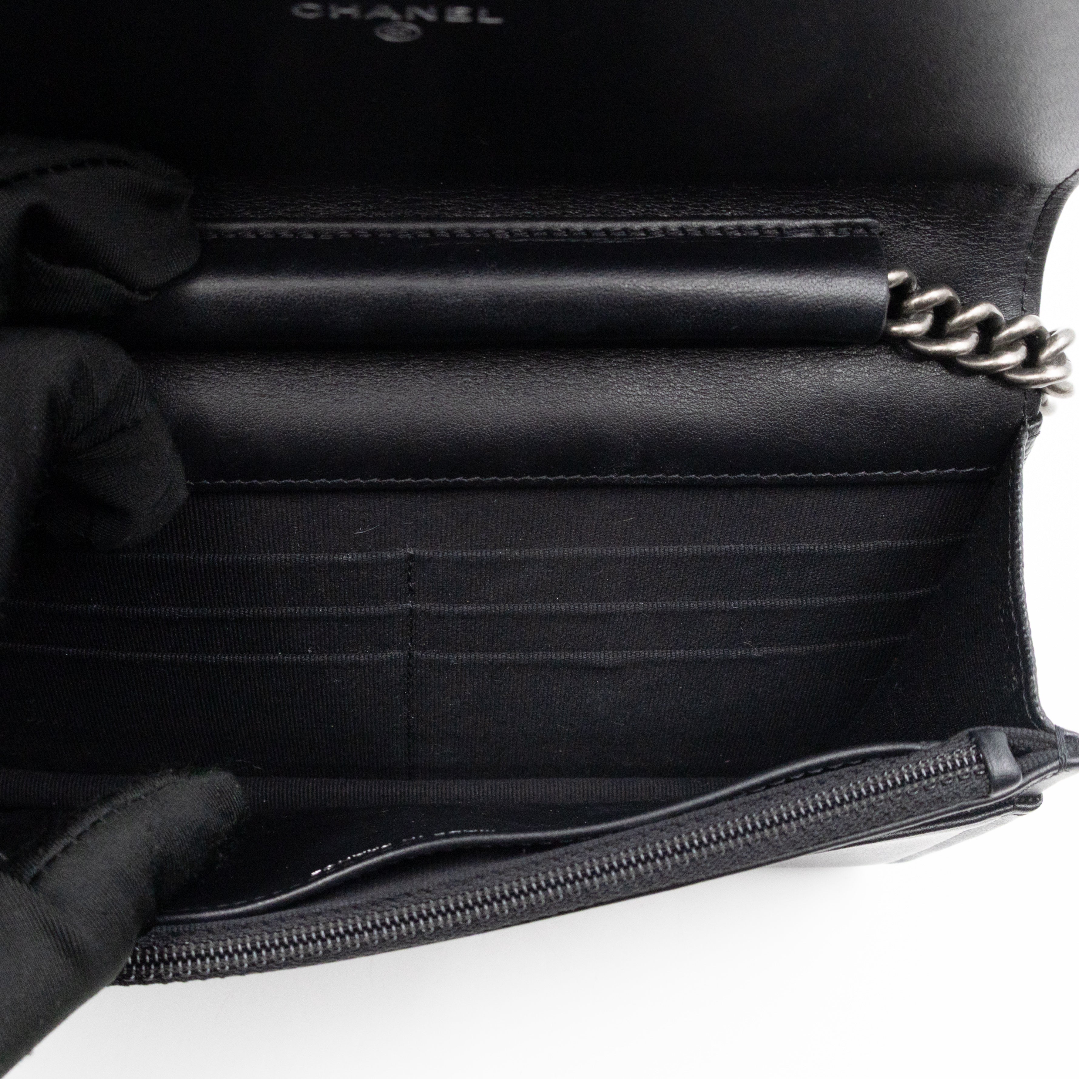 Boy Wallet On Chain Black Caviar Ruthenium