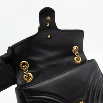 GG Marmont Flap Medium Black Leather