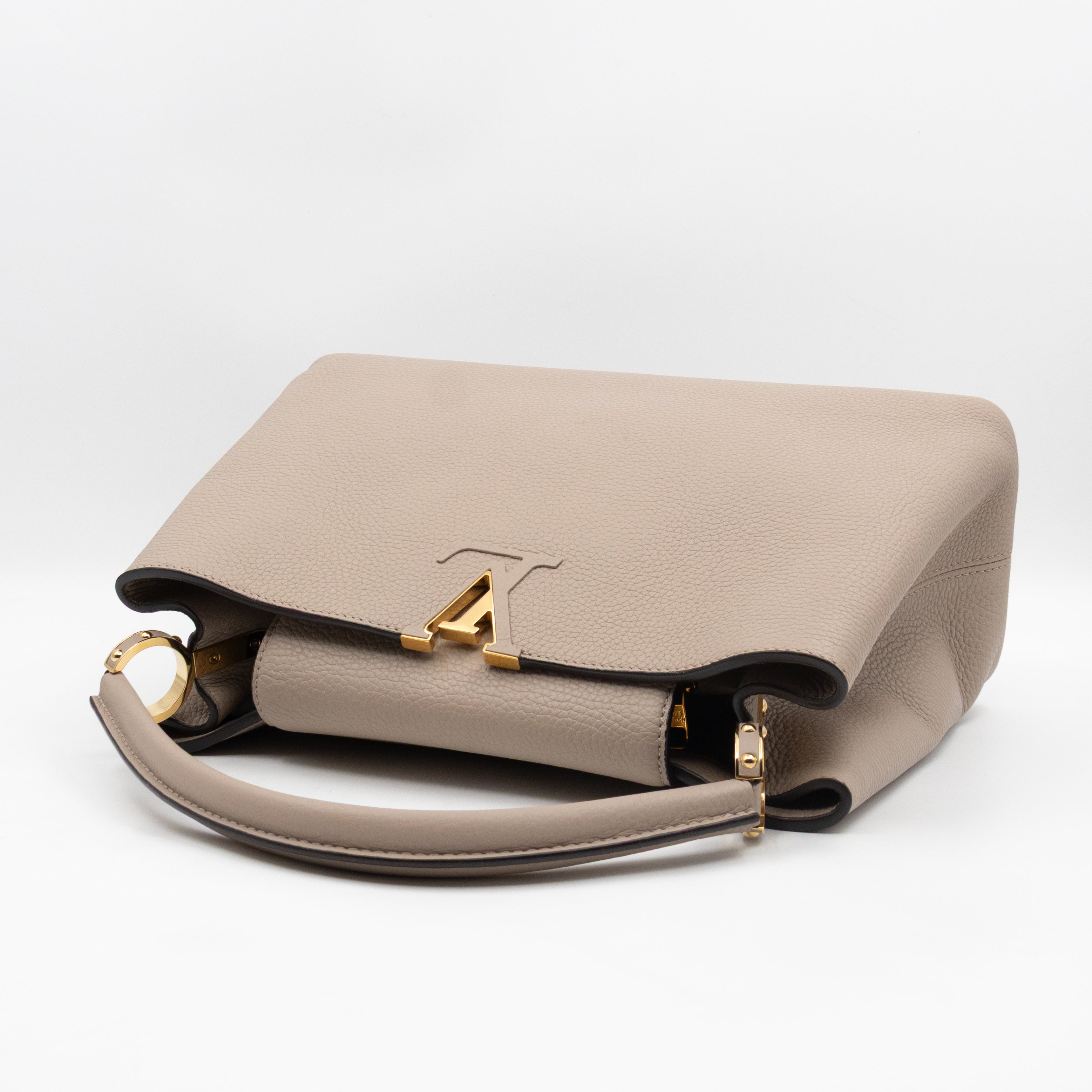 Capucines MM Beige Taurillon Leather