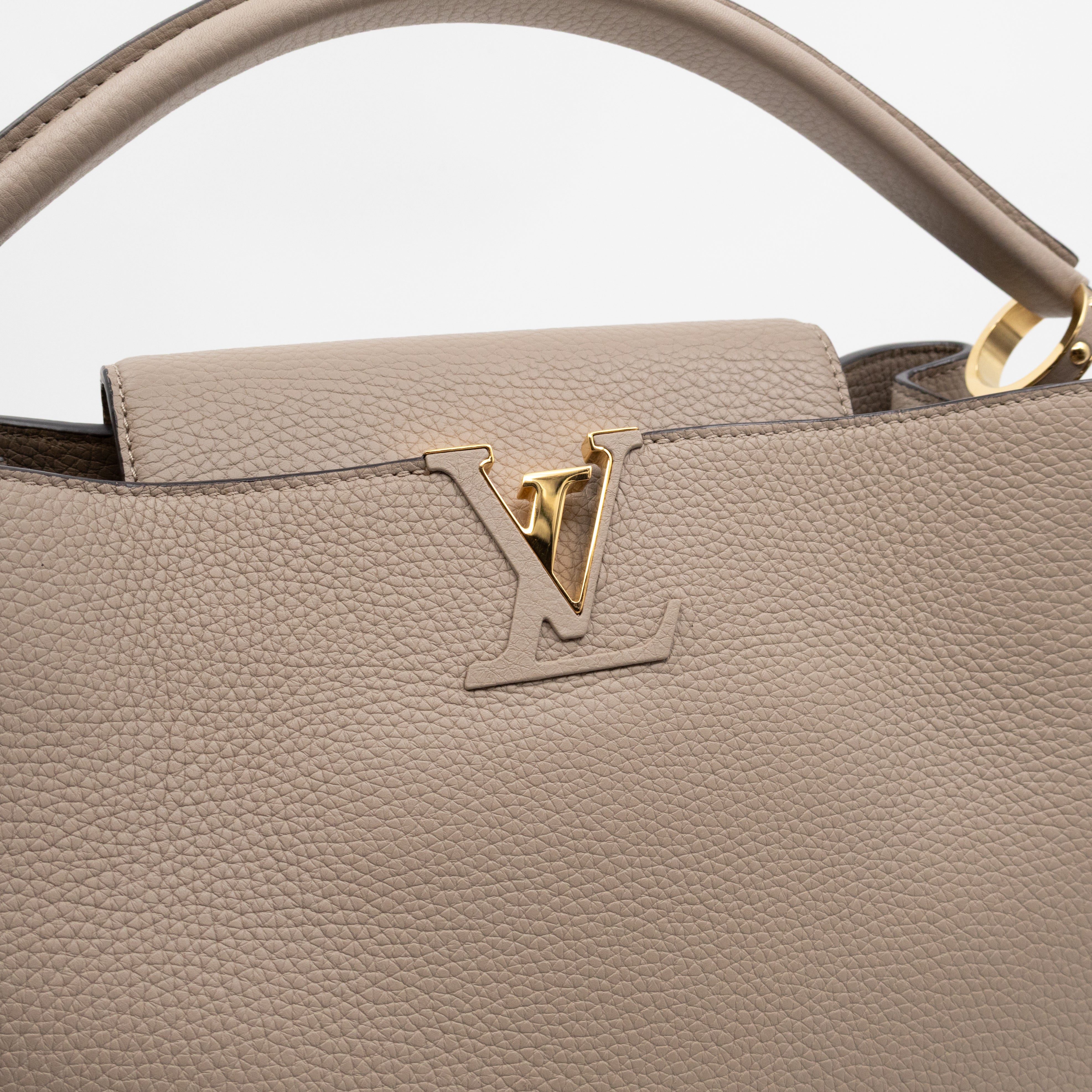 Capucines MM Beige Taurillon Leather