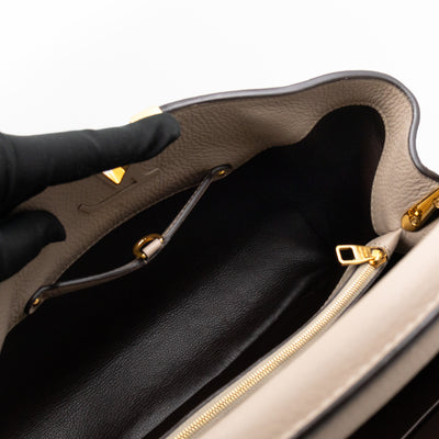 Capucines MM Beige Taurillon Leather