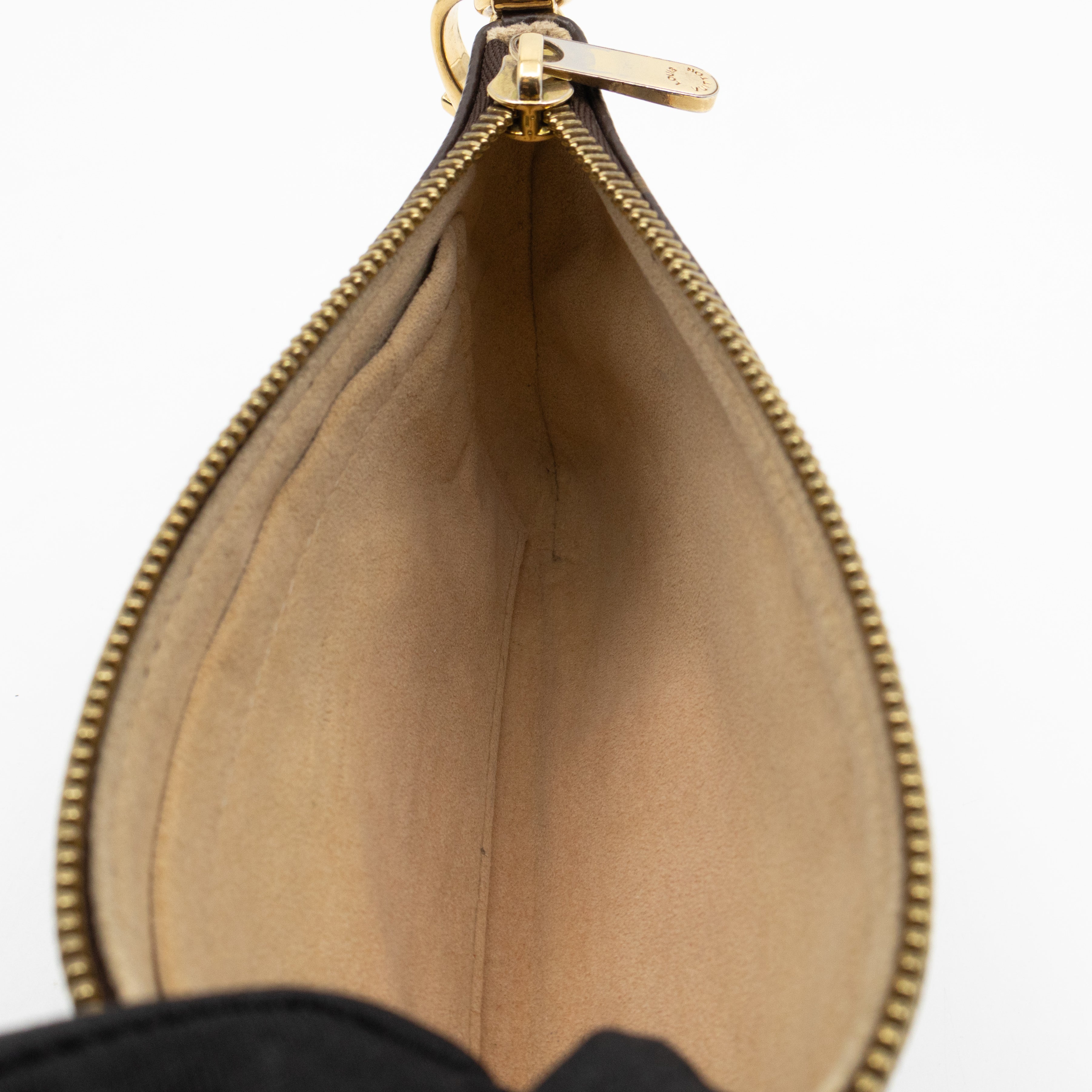 Pochette Milla MM Monogram