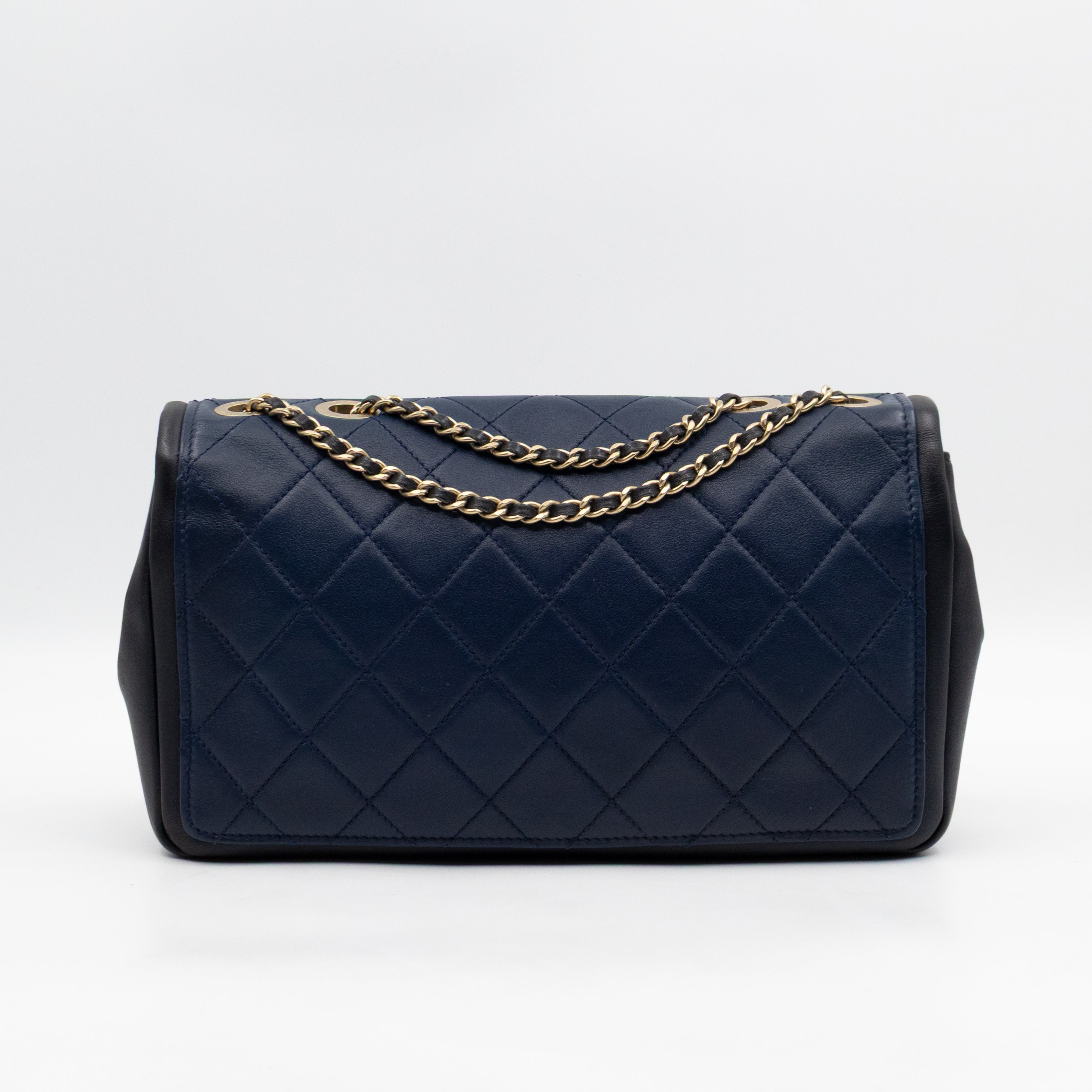 Graphic Medium Flap Bag Blue & Black Leather