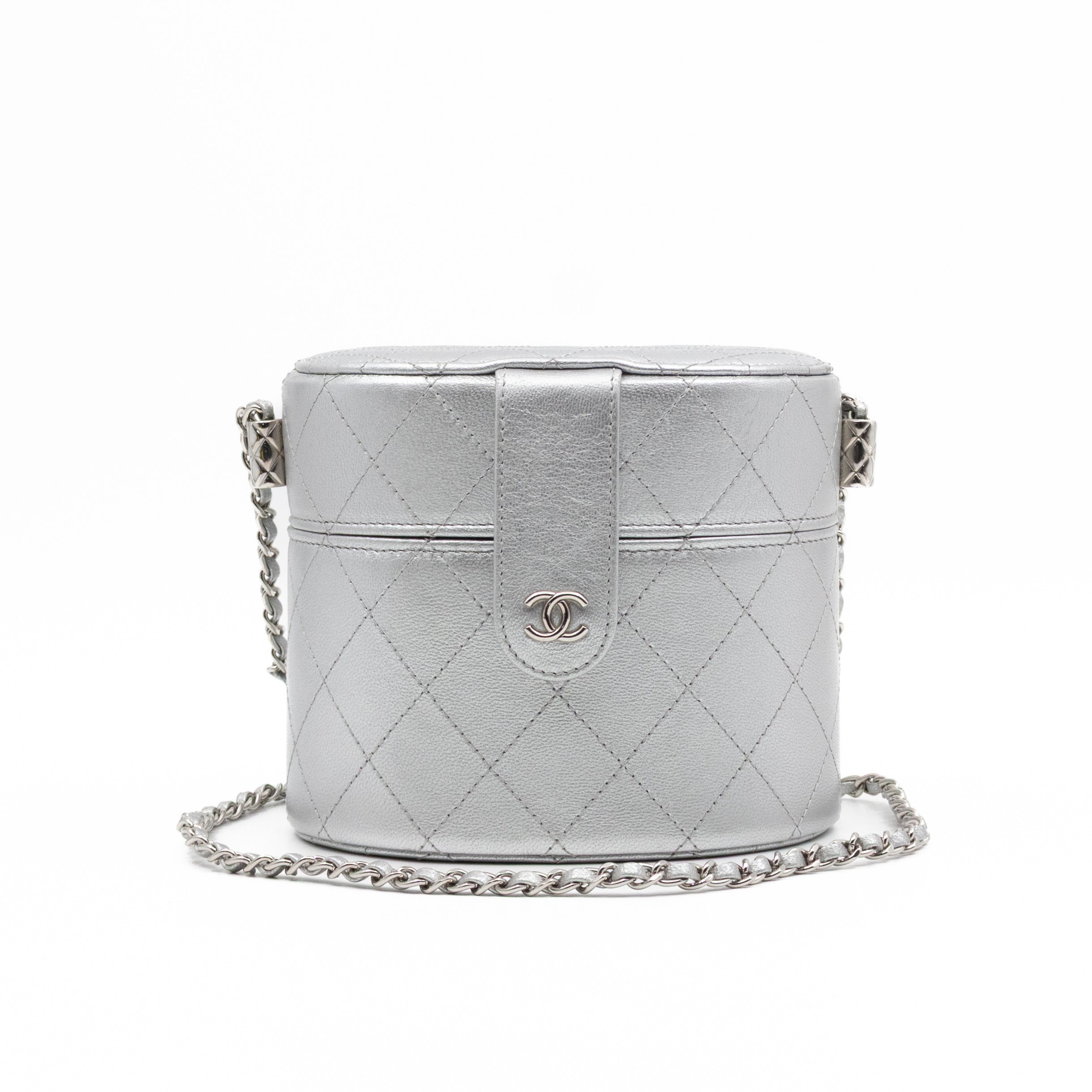 Vanity On CC With Chain Silver Leather