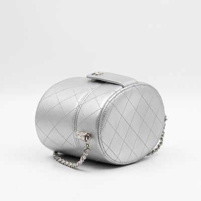 Vanity On CC With Chain Silver Leather