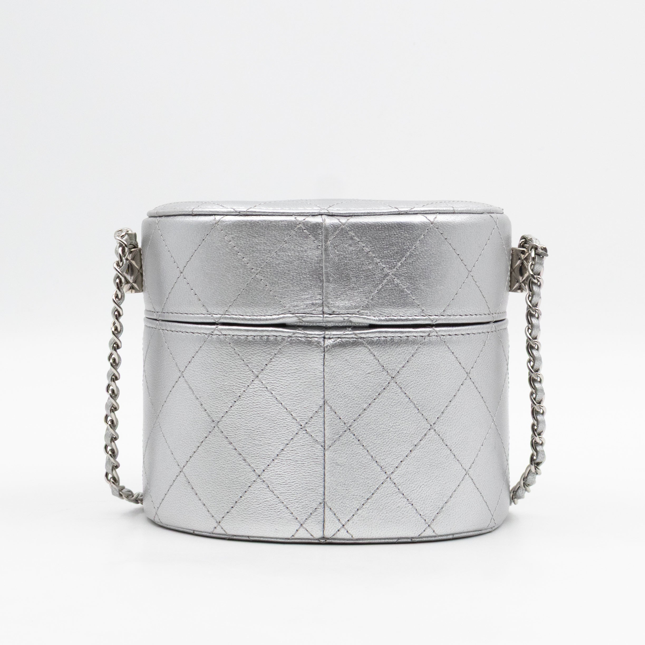 Vanity On CC With Chain Silver Leather