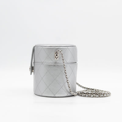 Vanity On CC With Chain Silver Leather