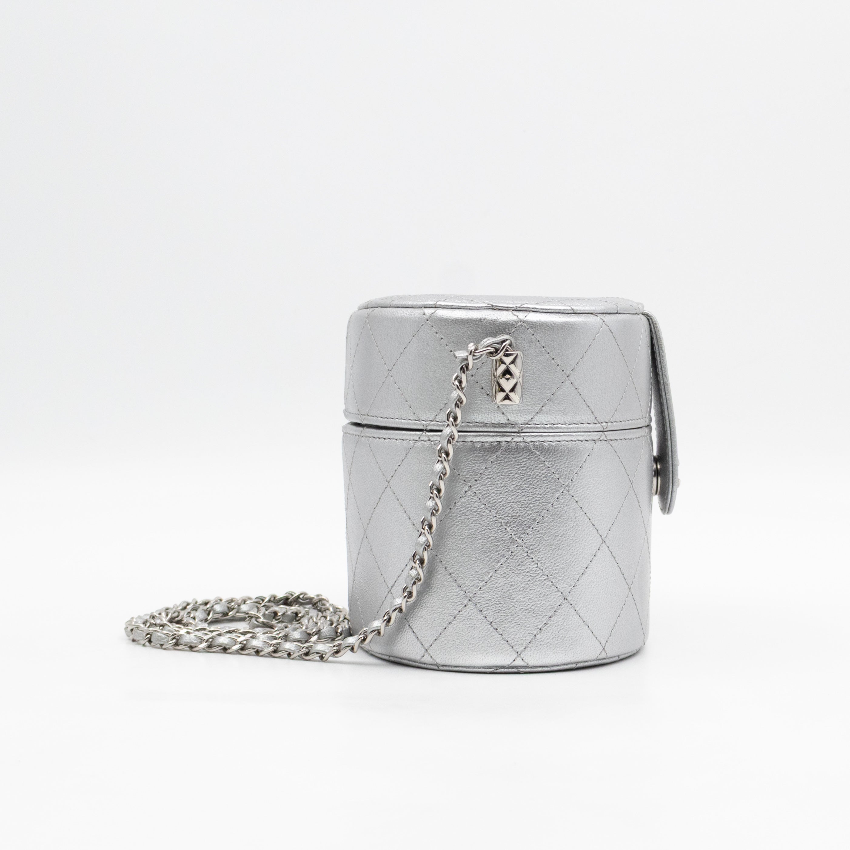 Vanity On CC With Chain Silver Leather