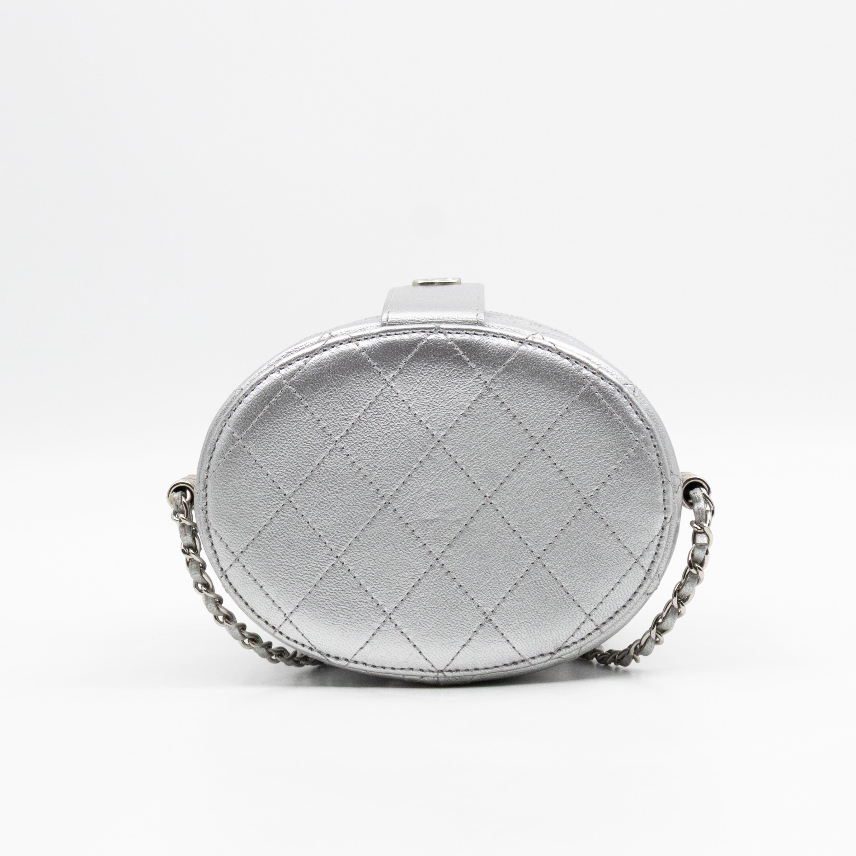 Vanity On CC With Chain Silver Leather