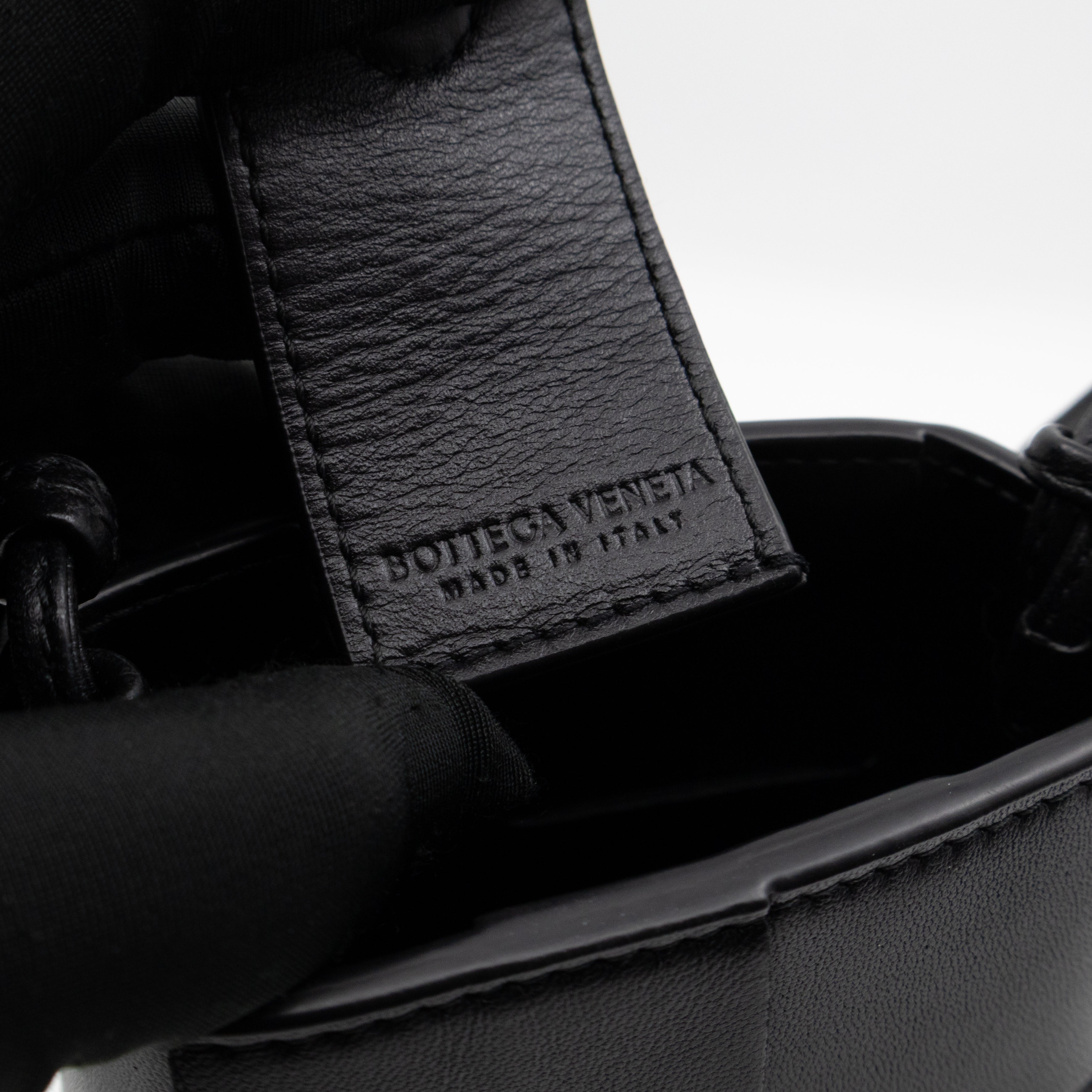 Cassette Phone Pouch Black Maxi Intrecciato Leather