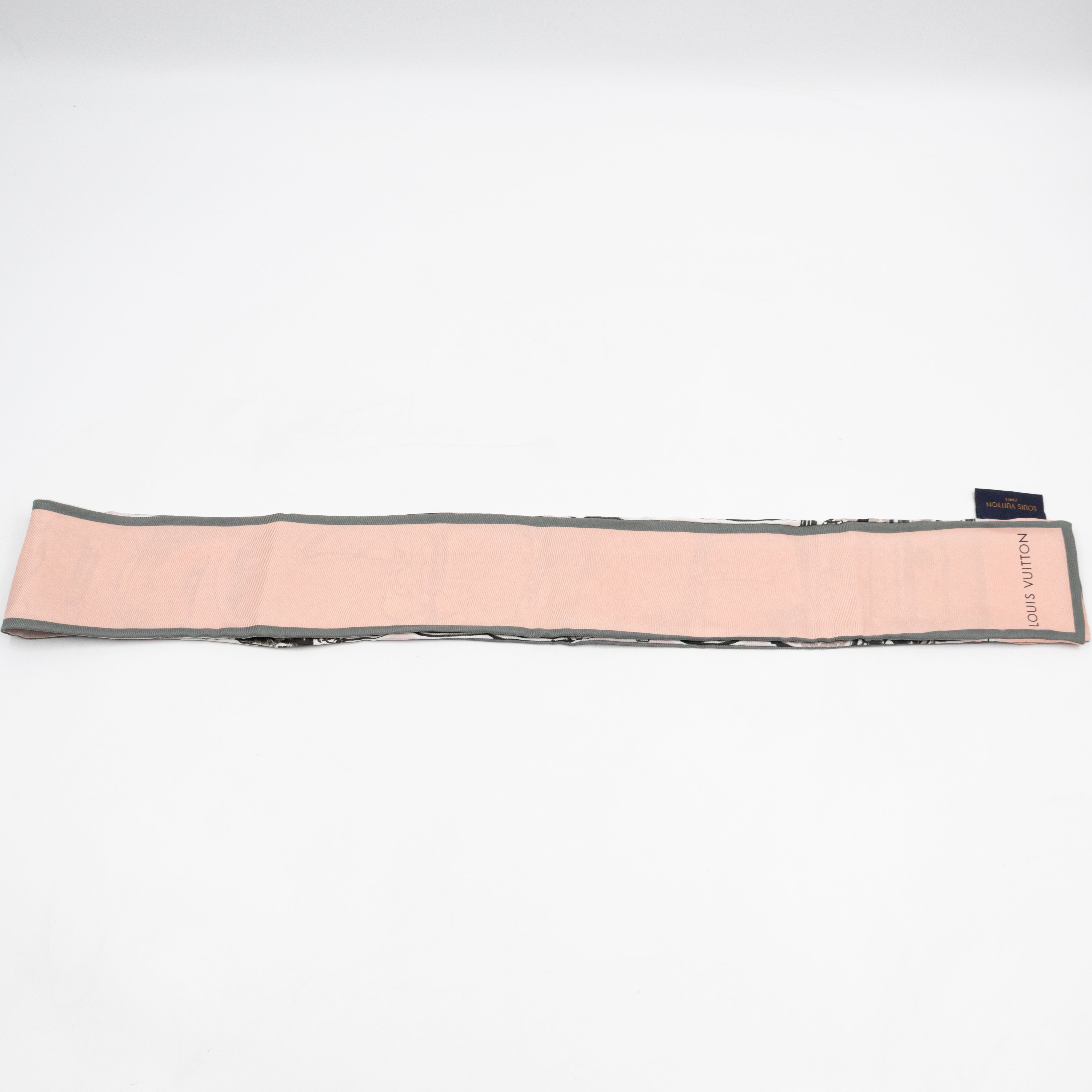 Louis Vuitton Trunks Bandeau Rose Poudre Silk Scarf – Queen Station