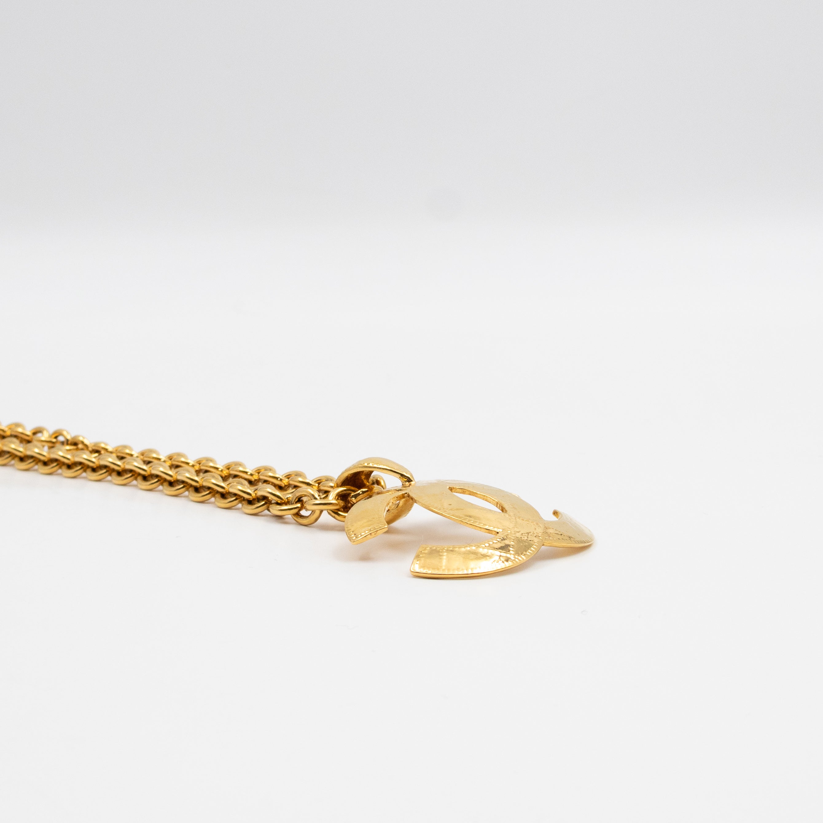 Vintage Quilted CC Logo Pendant Necklace Gold