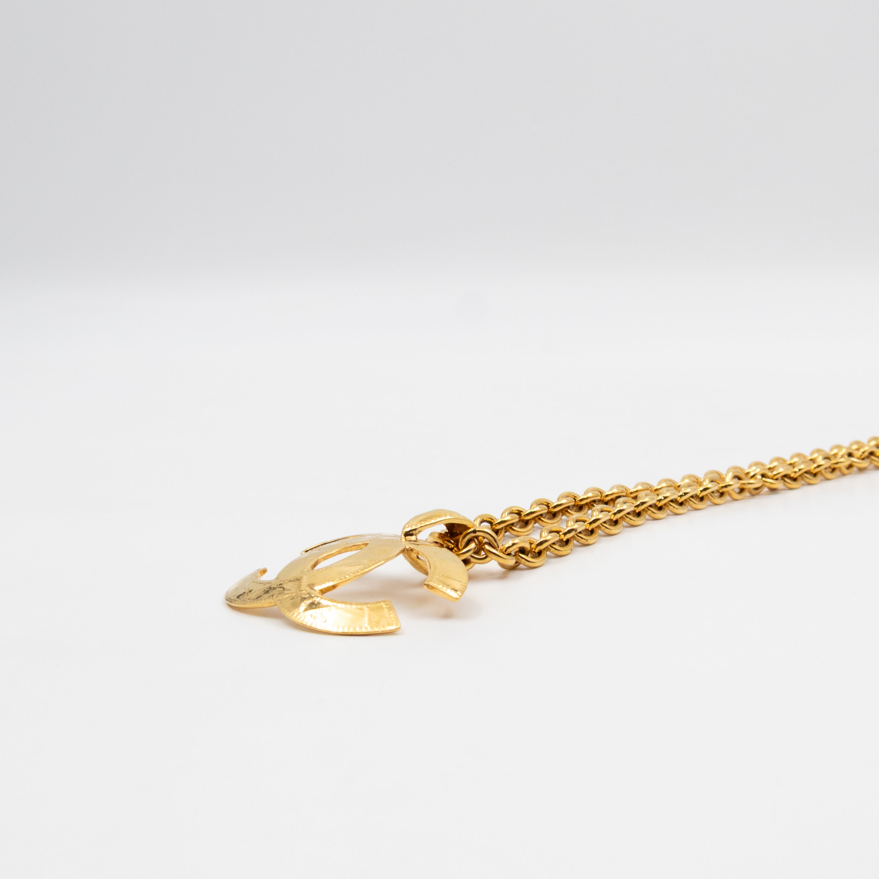 Vintage Quilted CC Logo Pendant Necklace Gold