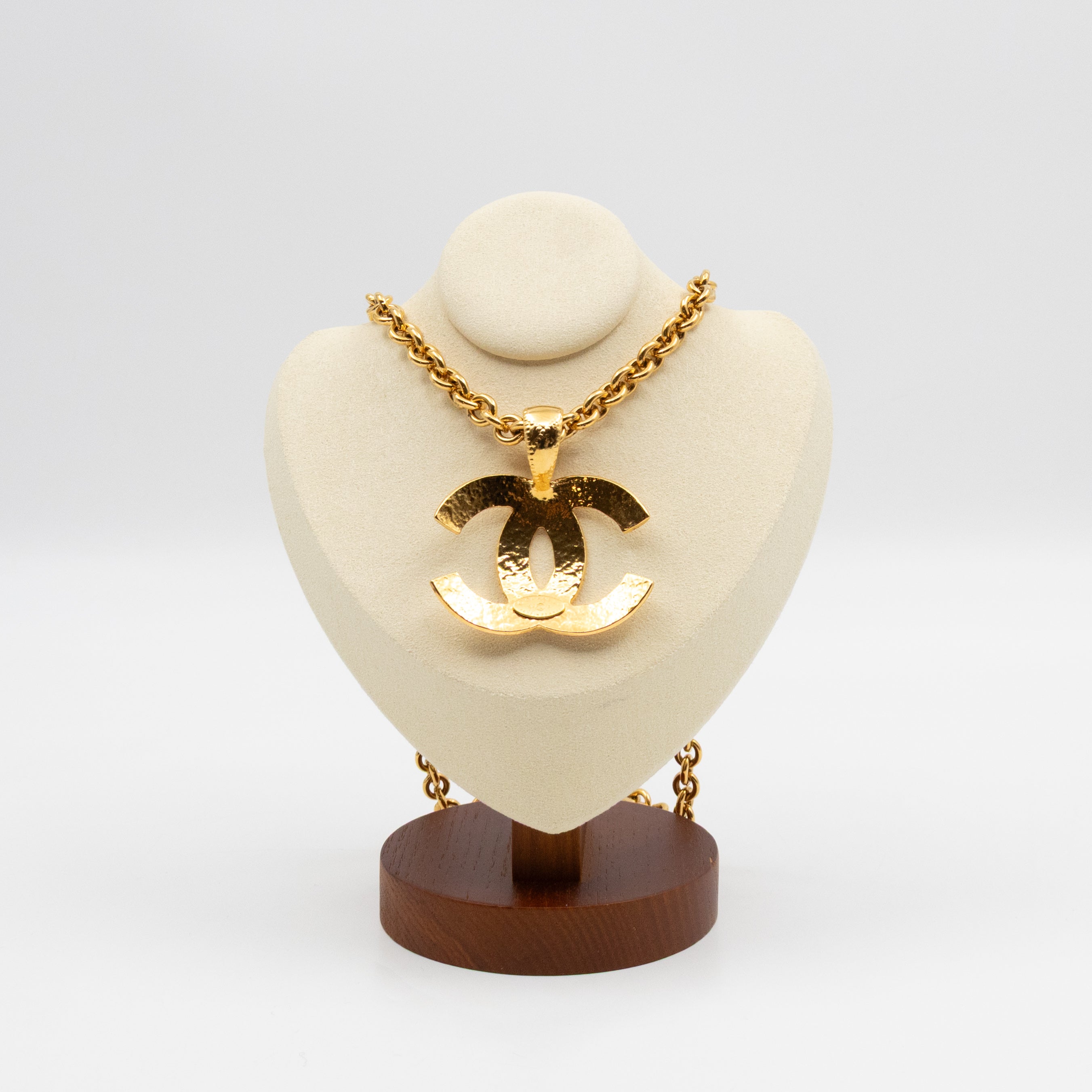 Vintage Quilted CC Logo Pendant Necklace Gold