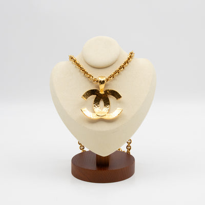 Vintage Quilted CC Logo Pendant Necklace Gold