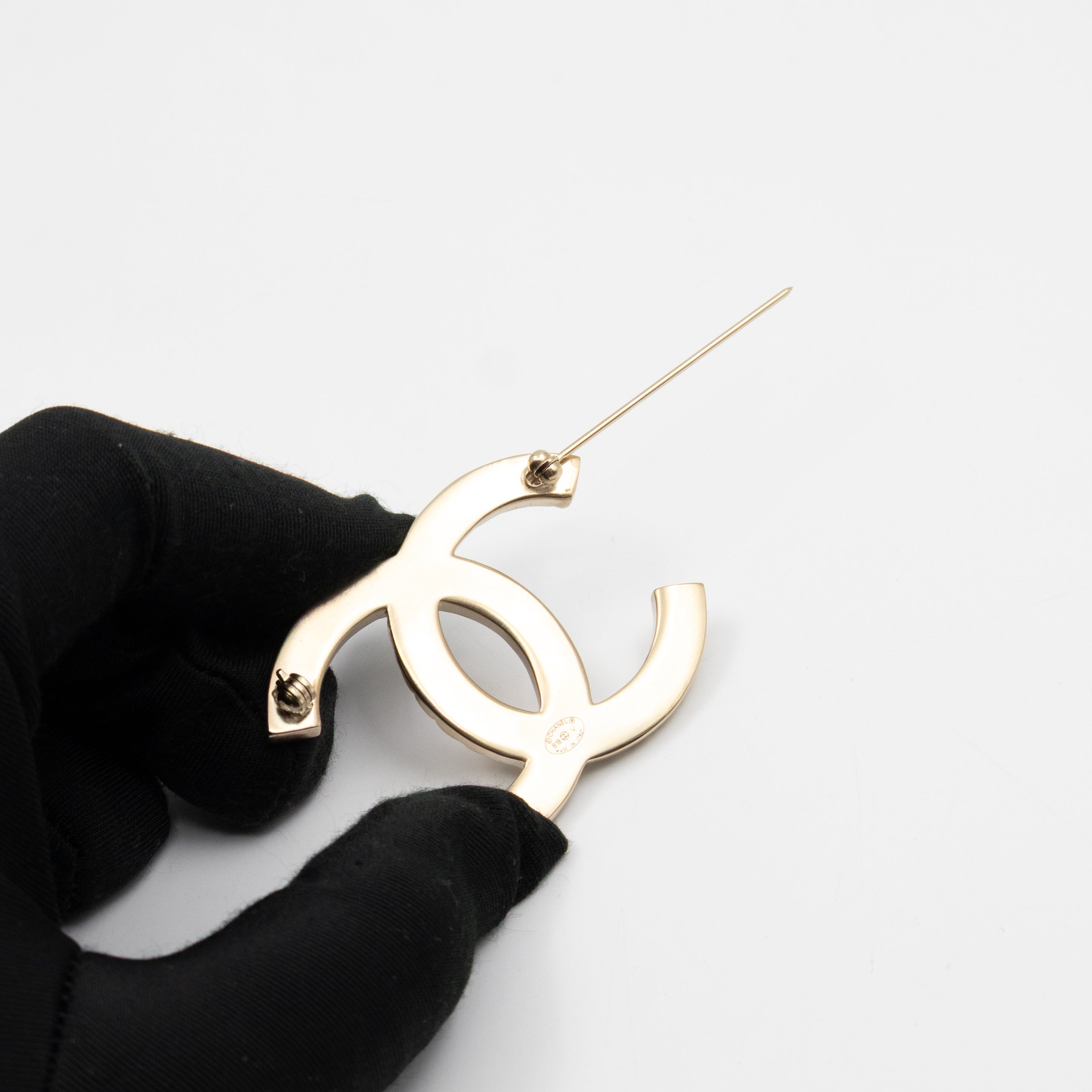 CC Brooch Crystal Light Gold