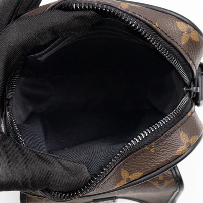 Christopher Wearable Wallet Monogram Macassar