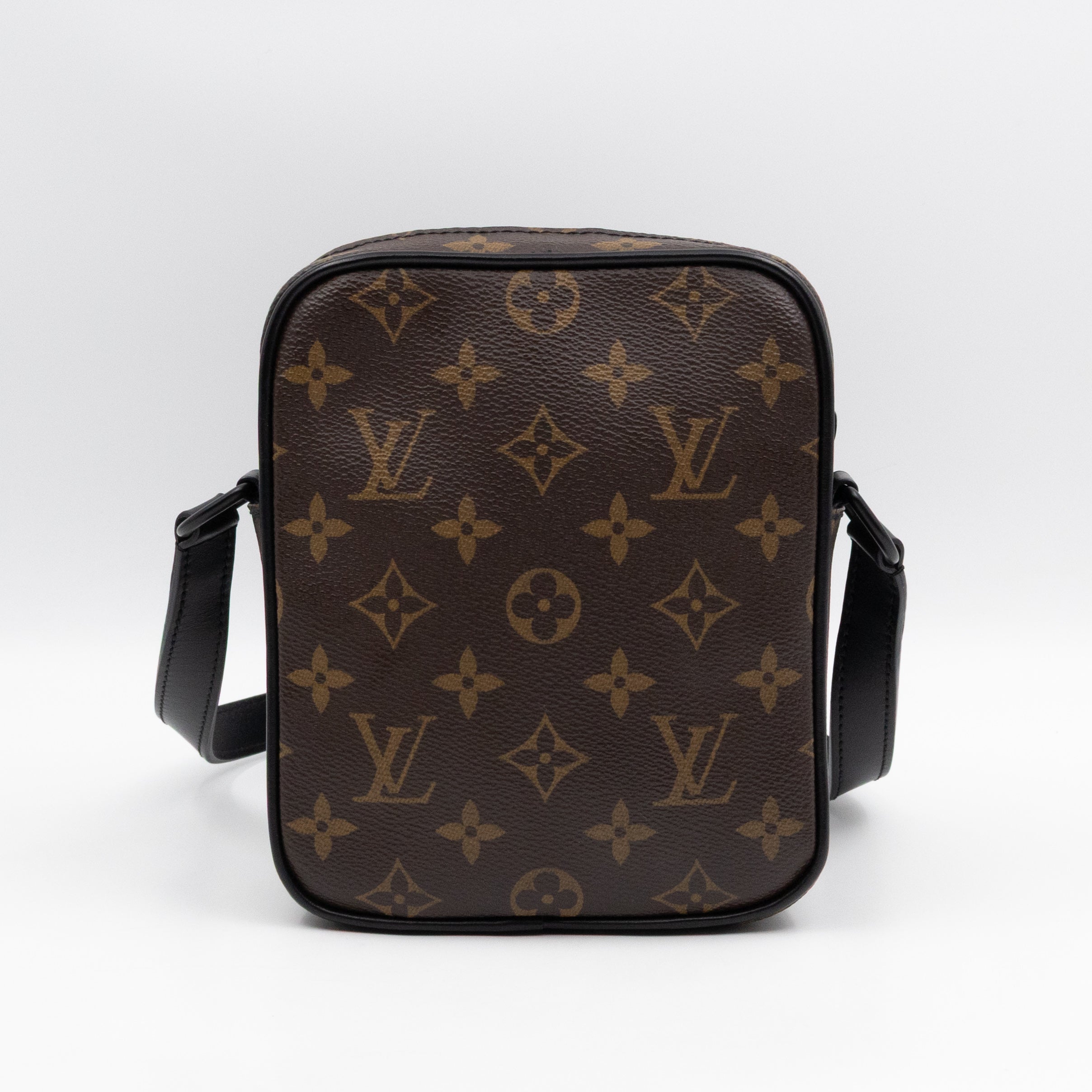 Christopher Wearable Wallet Monogram Macassar