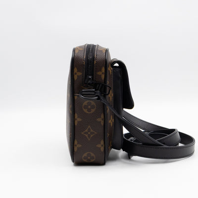 Christopher Wearable Wallet Monogram Macassar