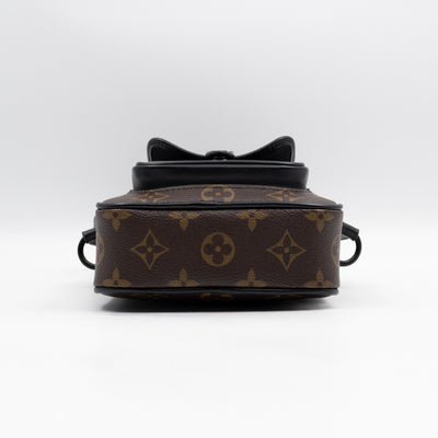 Christopher Wearable Wallet Monogram Macassar